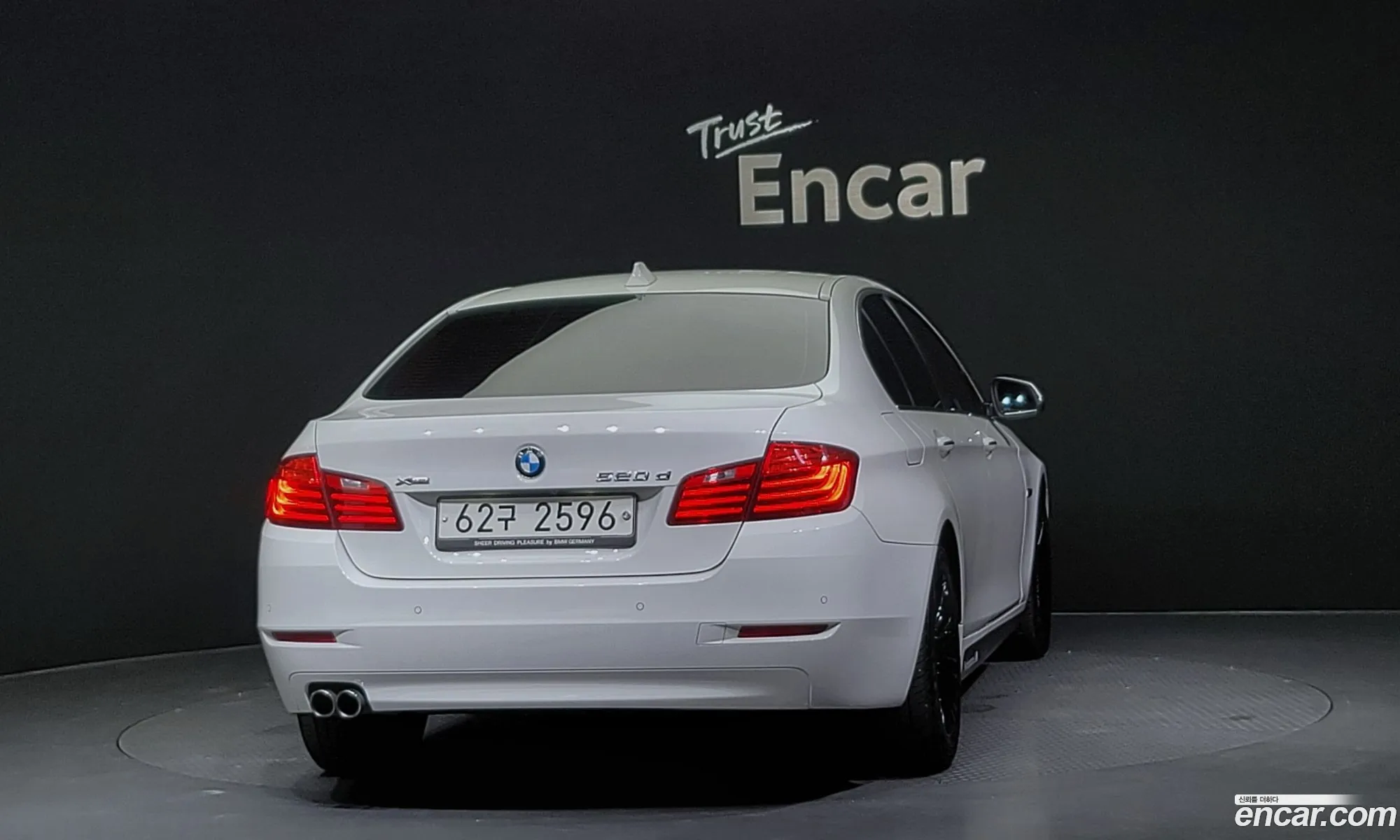 BMW 5 Series F10 520D - фотография 7974573
