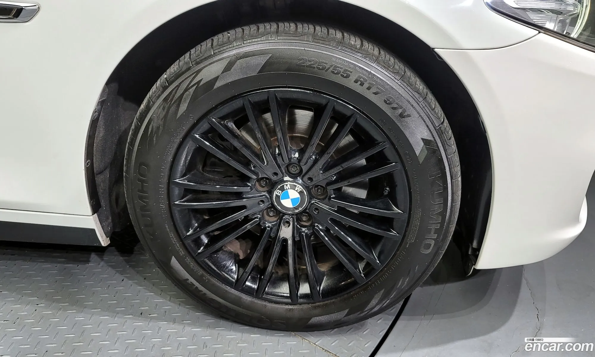 BMW 5 Series F10 520D - фотография 7974574