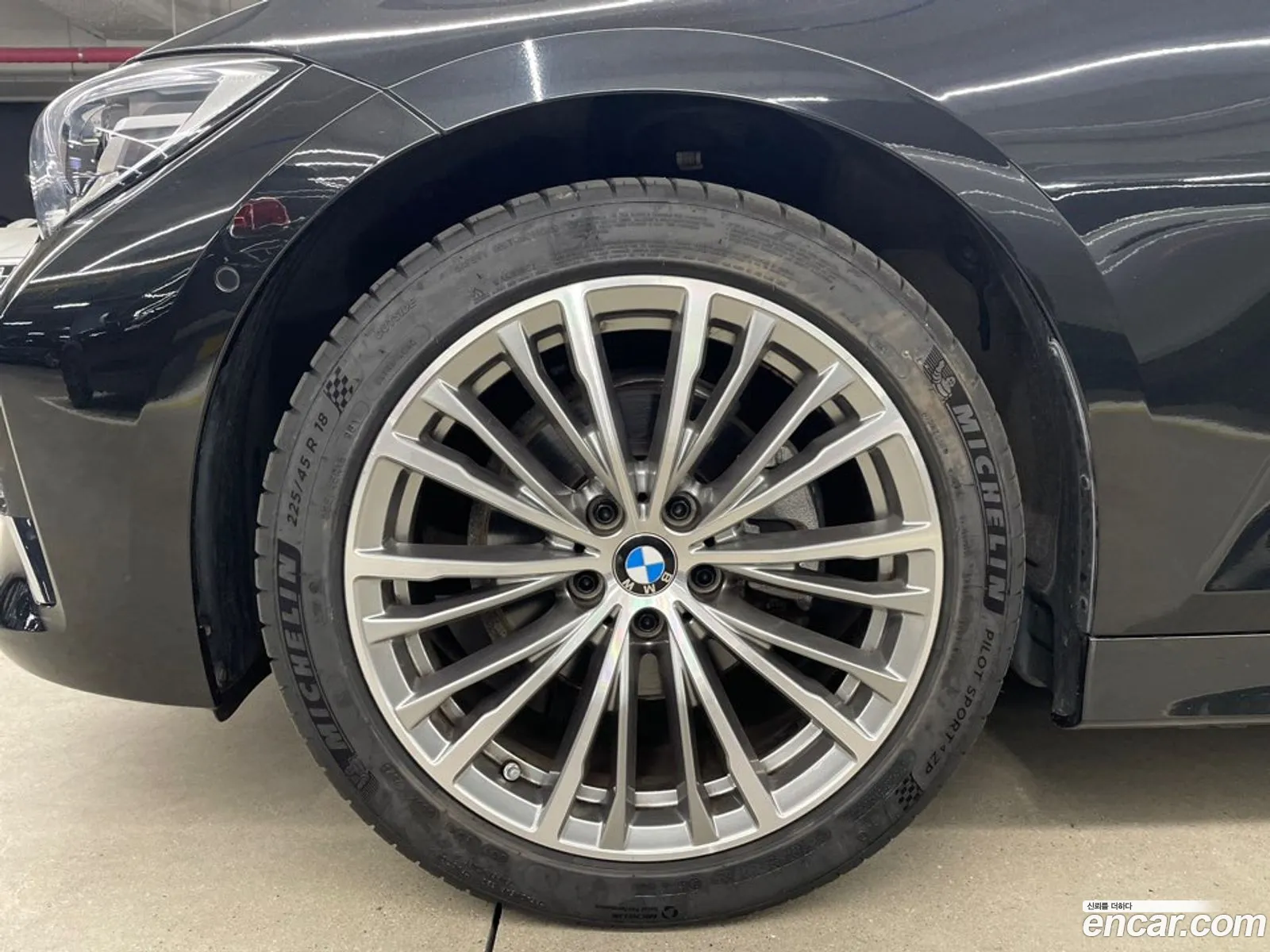 BMW 3 Series G20 320I Luxury - фотография 8047478