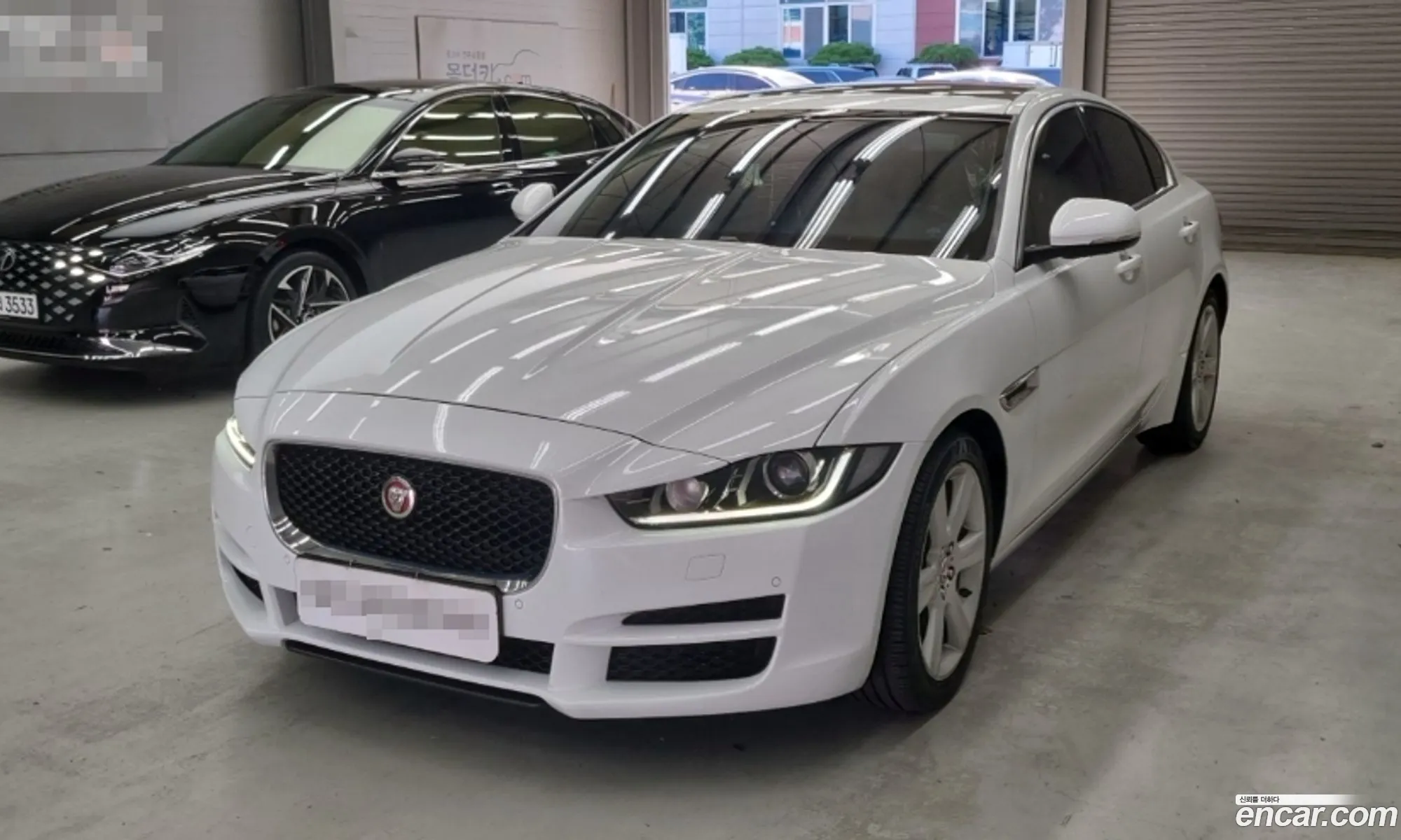 Jaguar Xe 20D Portfolio - фотография 3904231