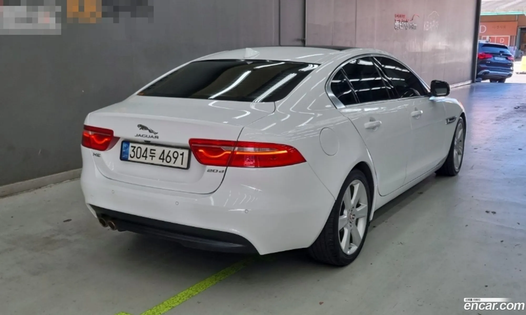 Jaguar Xe 20D Portfolio - фотография 3904232