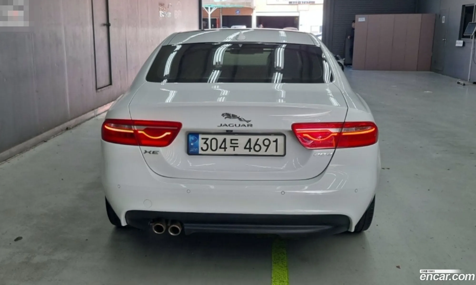 Jaguar Xe 20D Portfolio - фотография 3904234