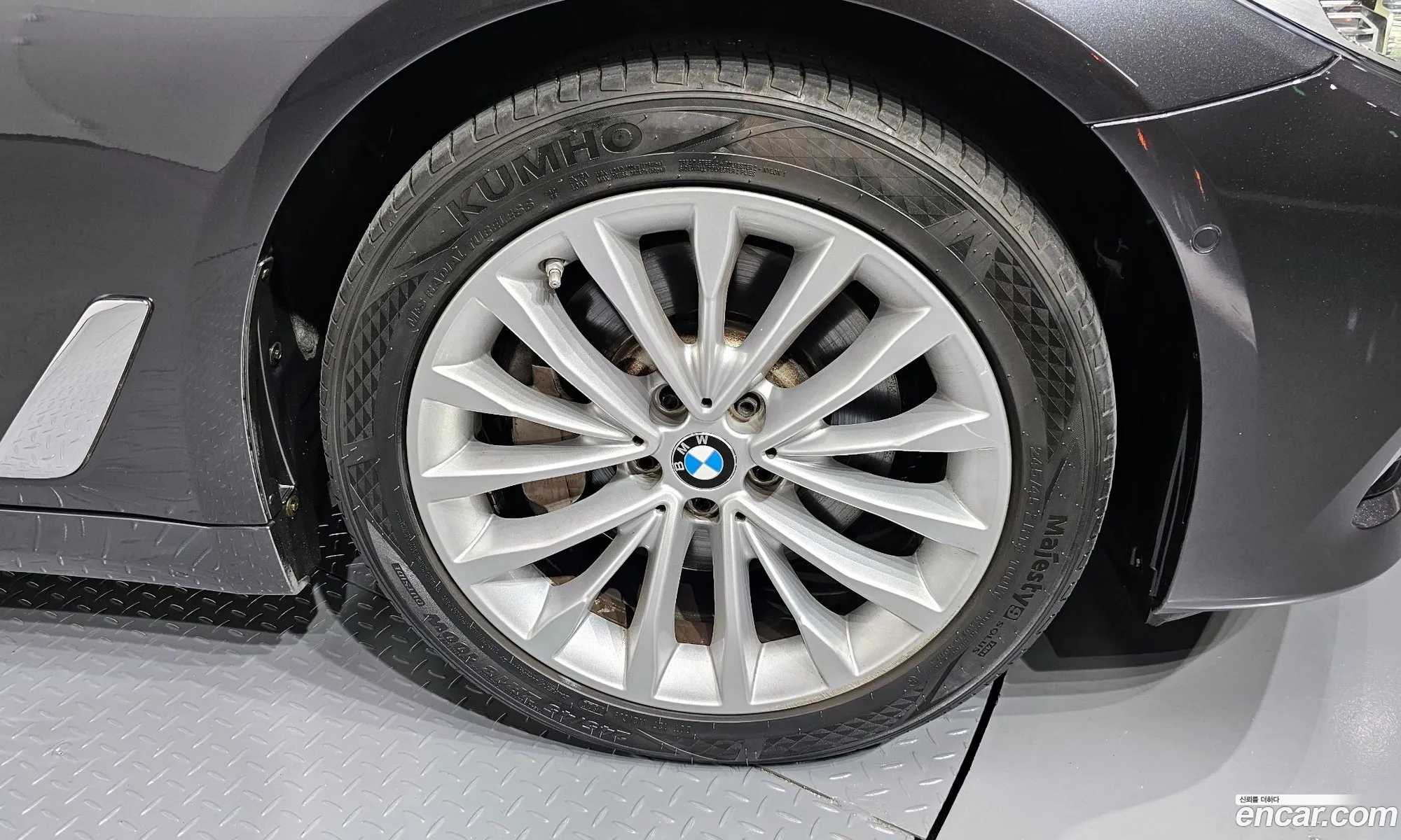 BMW 5 Series G30 530I Luxury Plus - фотография 12497073