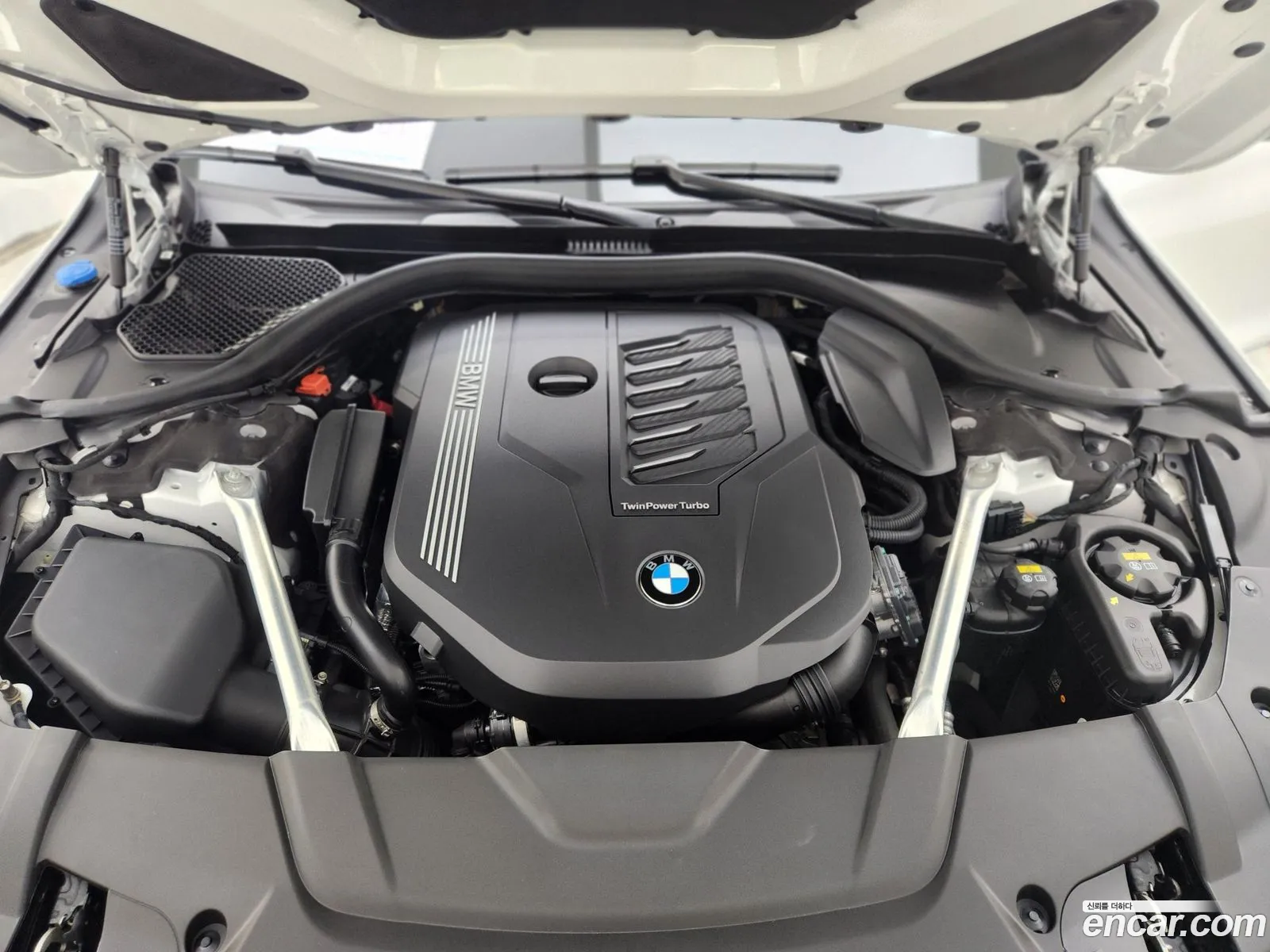 BMW 7 Series G11 740Li xDrive M Sports - фотография 8149364