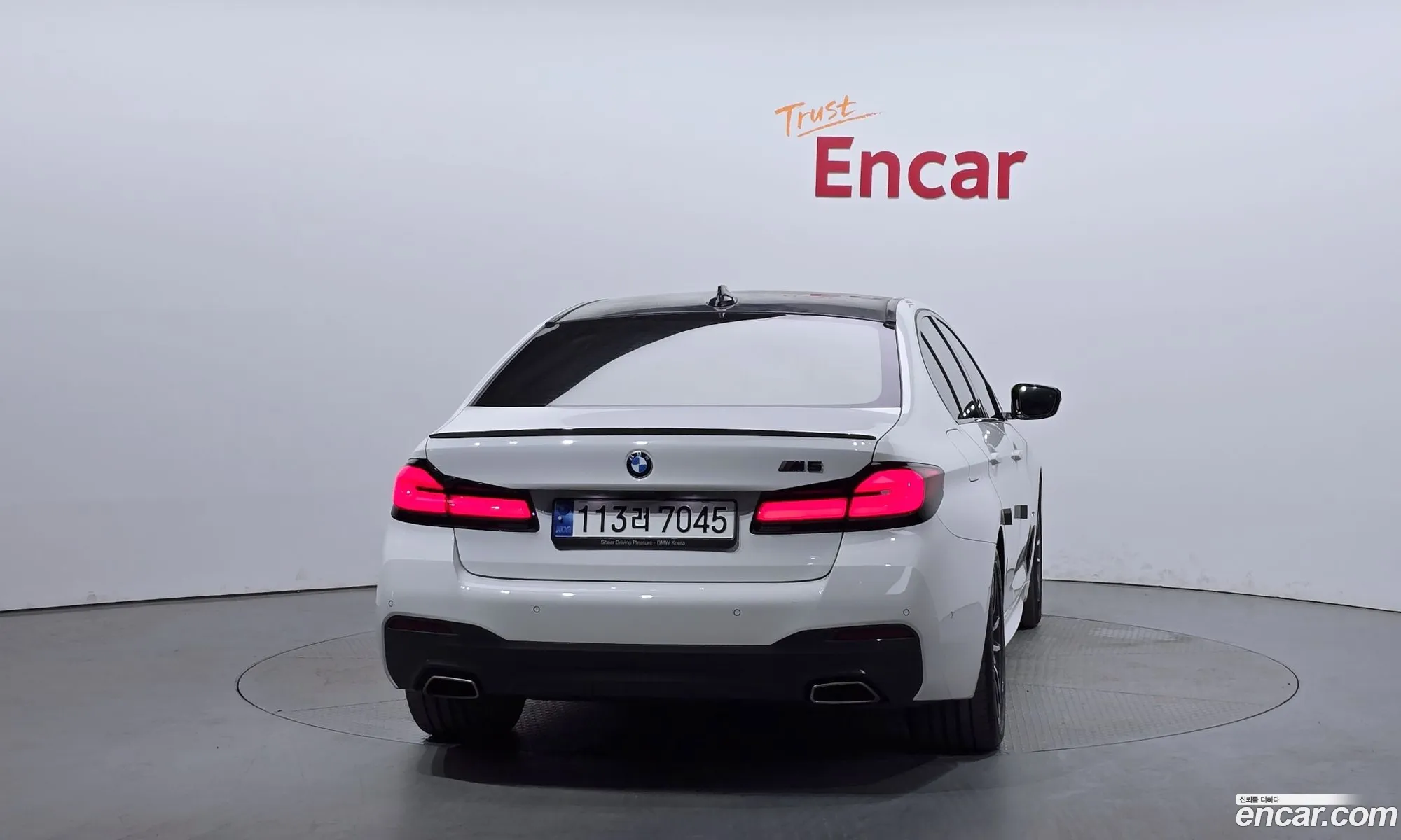 BMW 5 Series G30 523D ​​M Sports - фотография 7974585