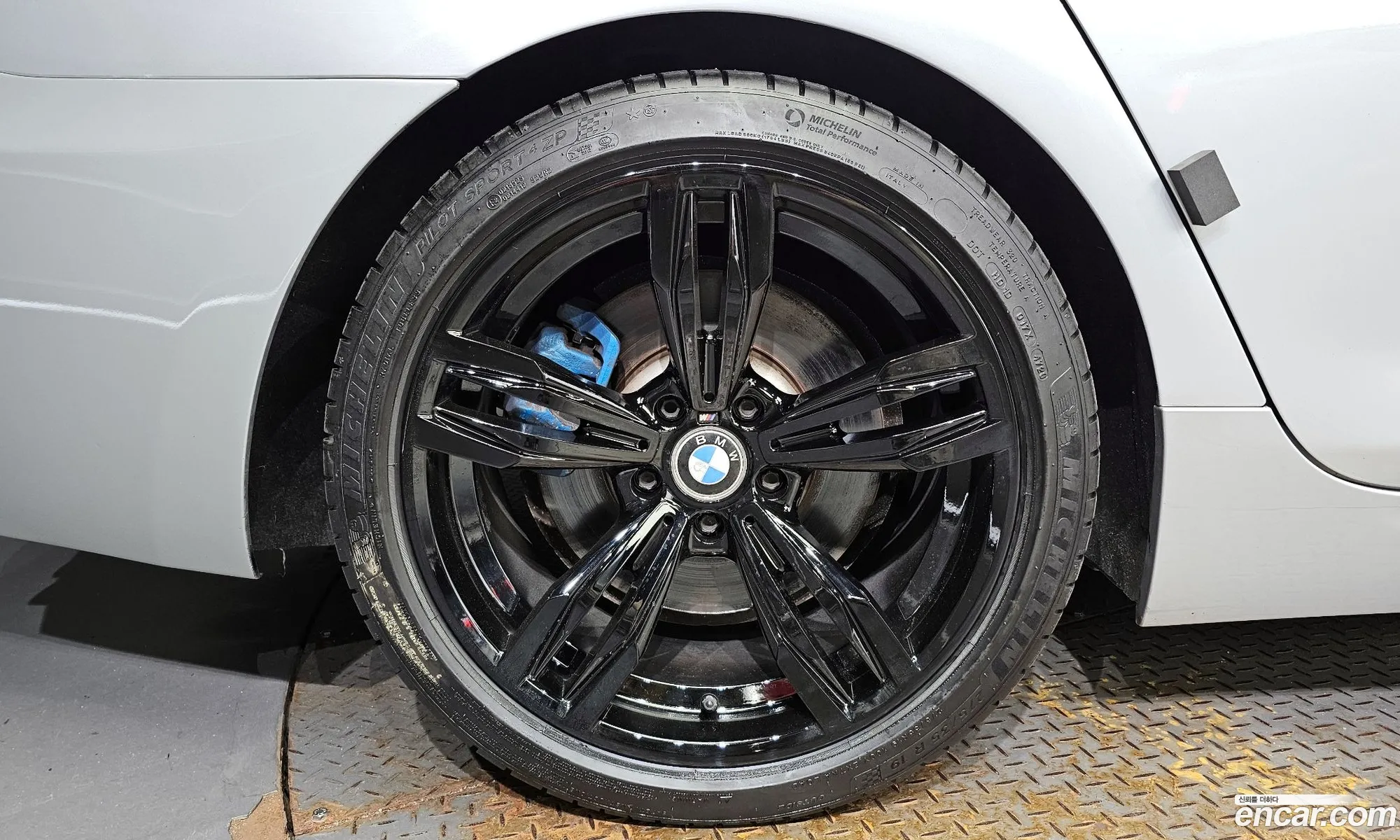 BMW 6 Series F12 640D xDrive Gran Coupe - фотография 6340286