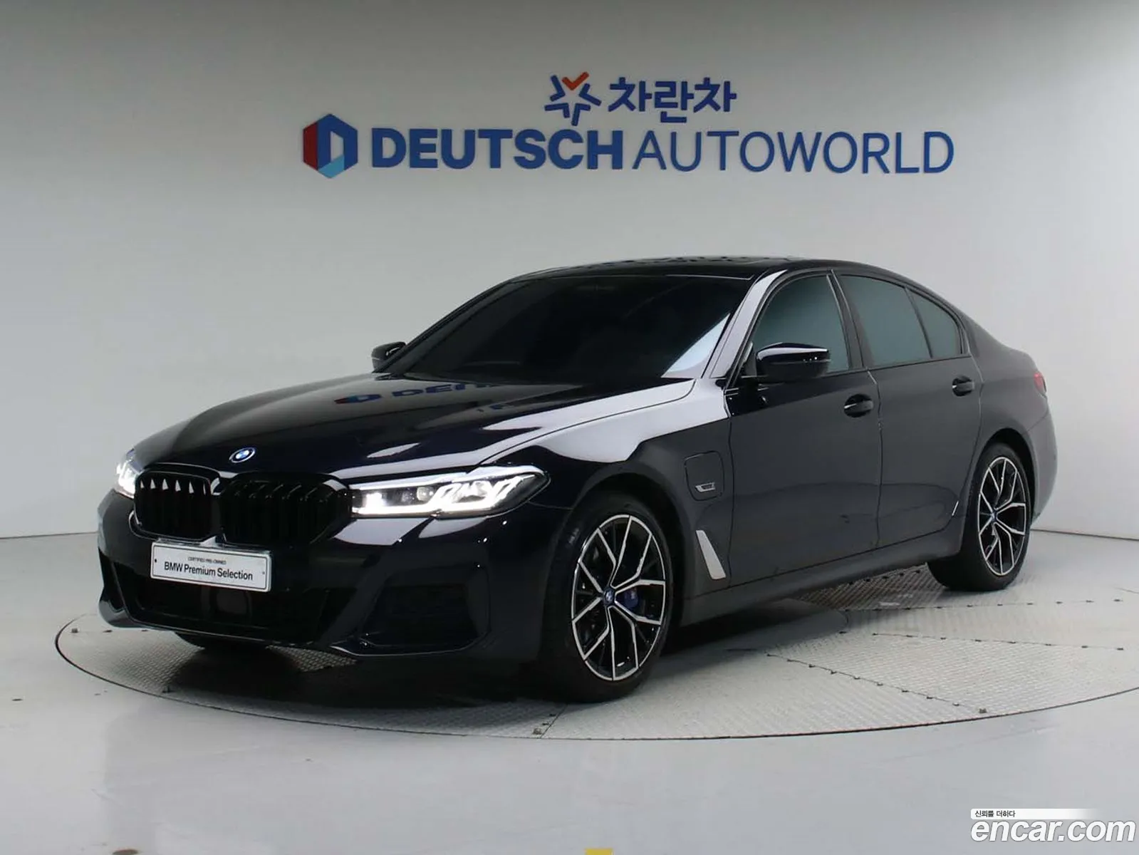 BMW 5 Series G30 530E M Sports - фотография 8099818