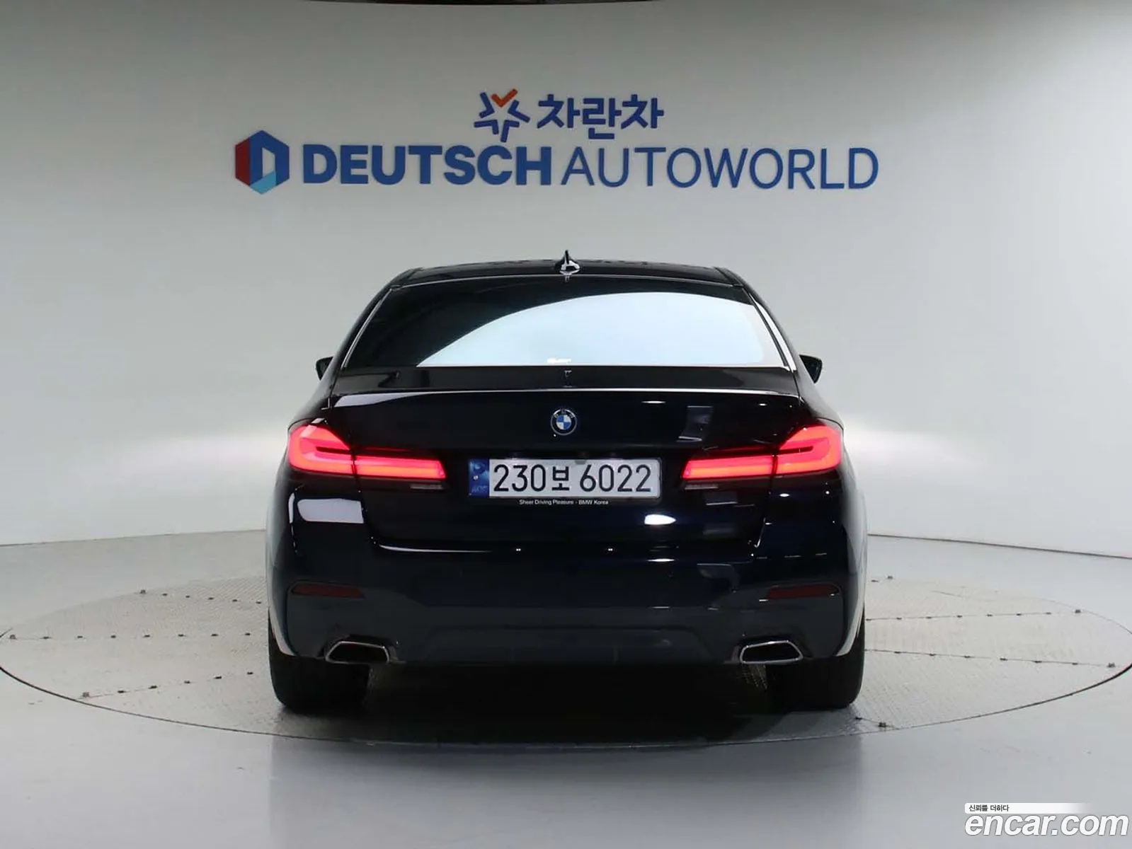 BMW 5 Series G30 530E M Sports - фотография 8099821