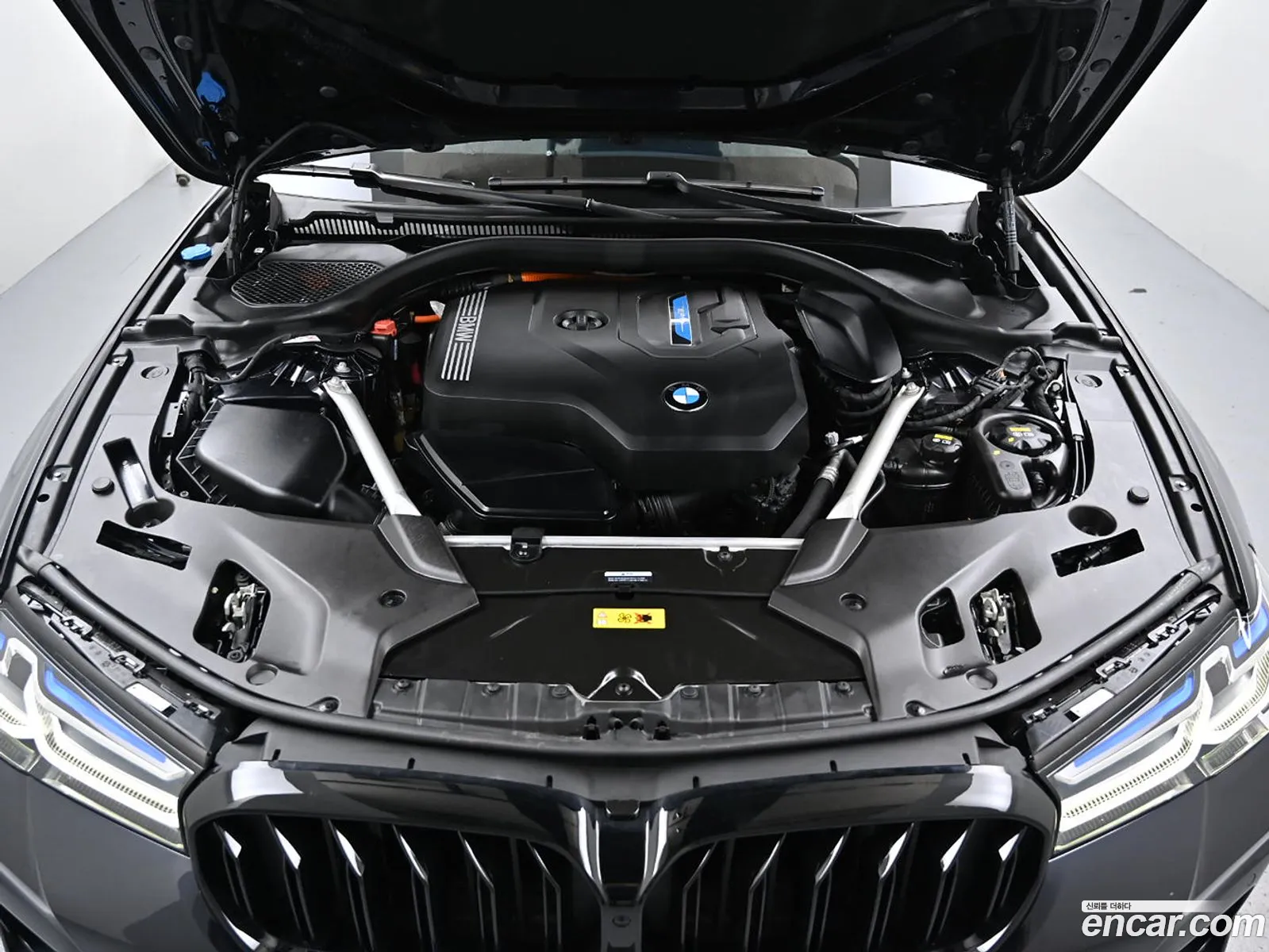 BMW 5 Series G30 530E M Sports - фотография 8099823