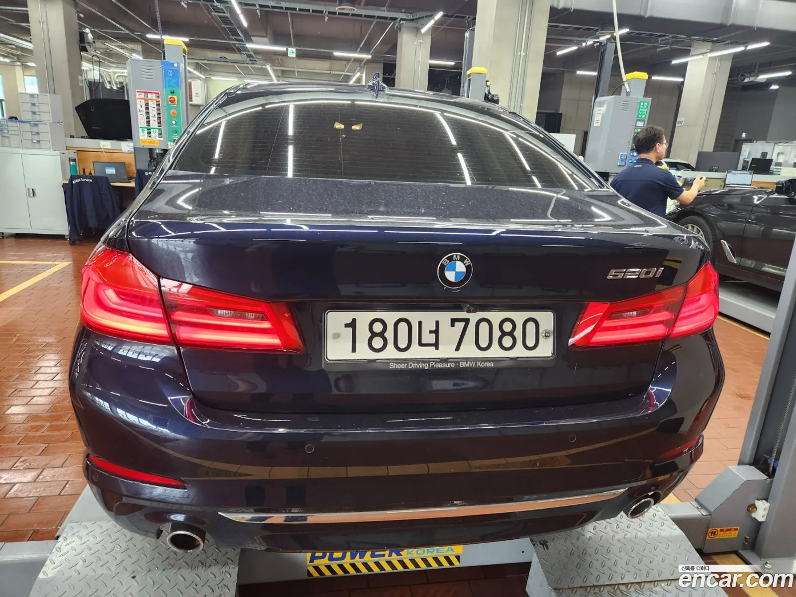 BMW 5 Series G30 520I Luxury - фотография 8099831