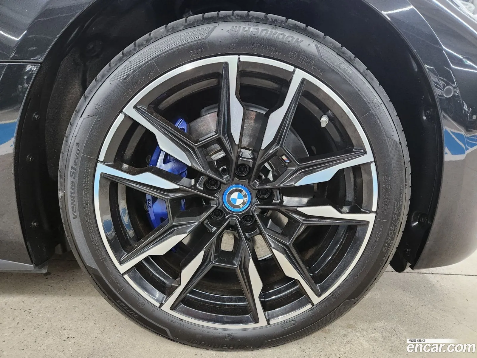 BMW I4 M50 - фотография 7842974