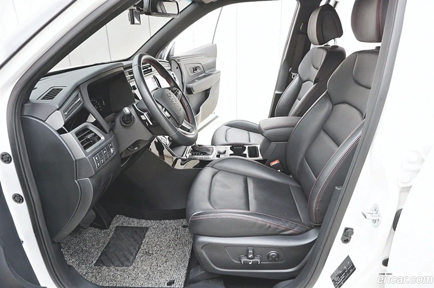 Kg Mobility Ssangyong Beautiful Korando Diesel 16 2Wd R-Plus - фотография 6778845