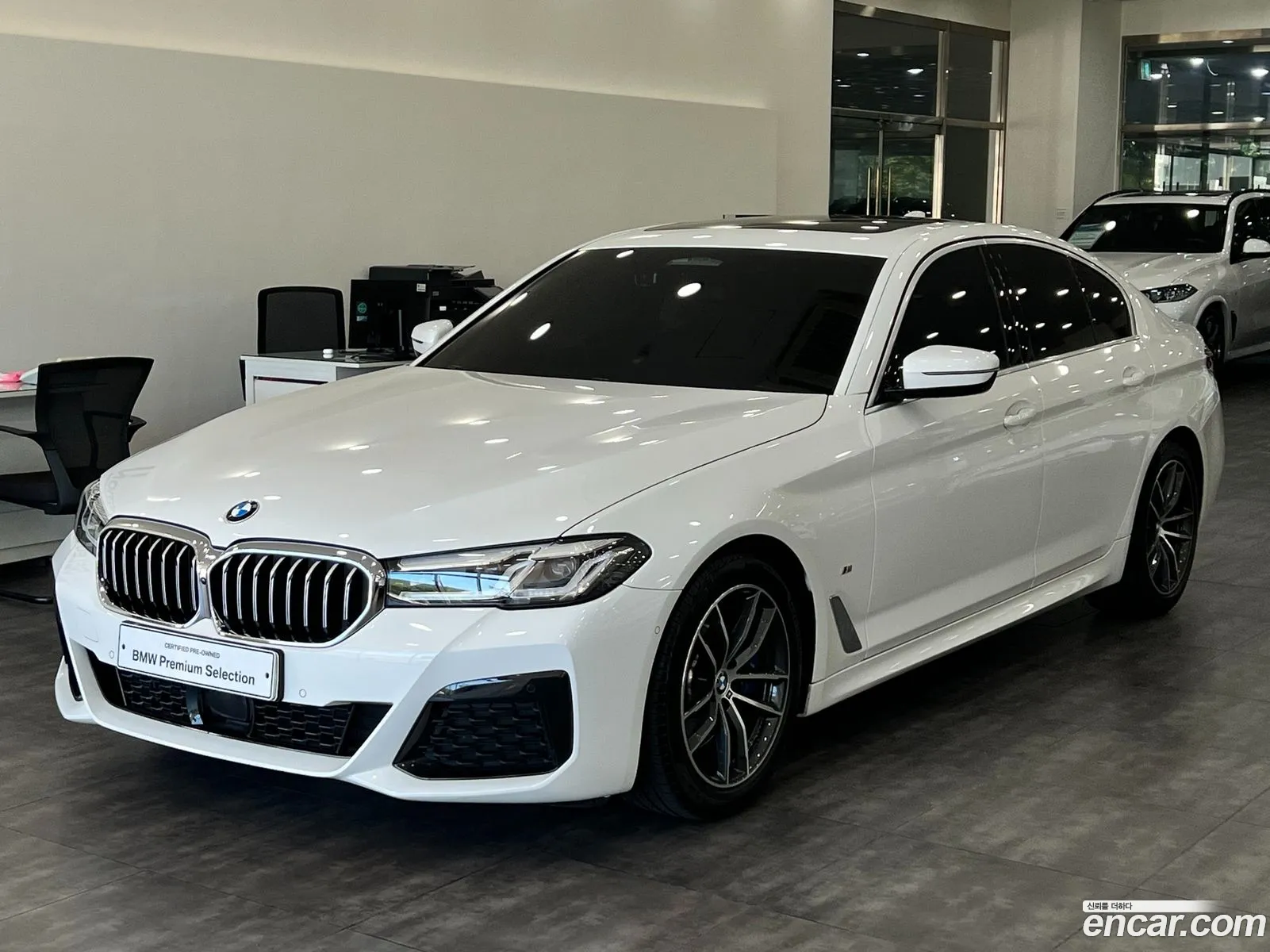 BMW 5 Series G30 520I M Sports - фотография 8101261