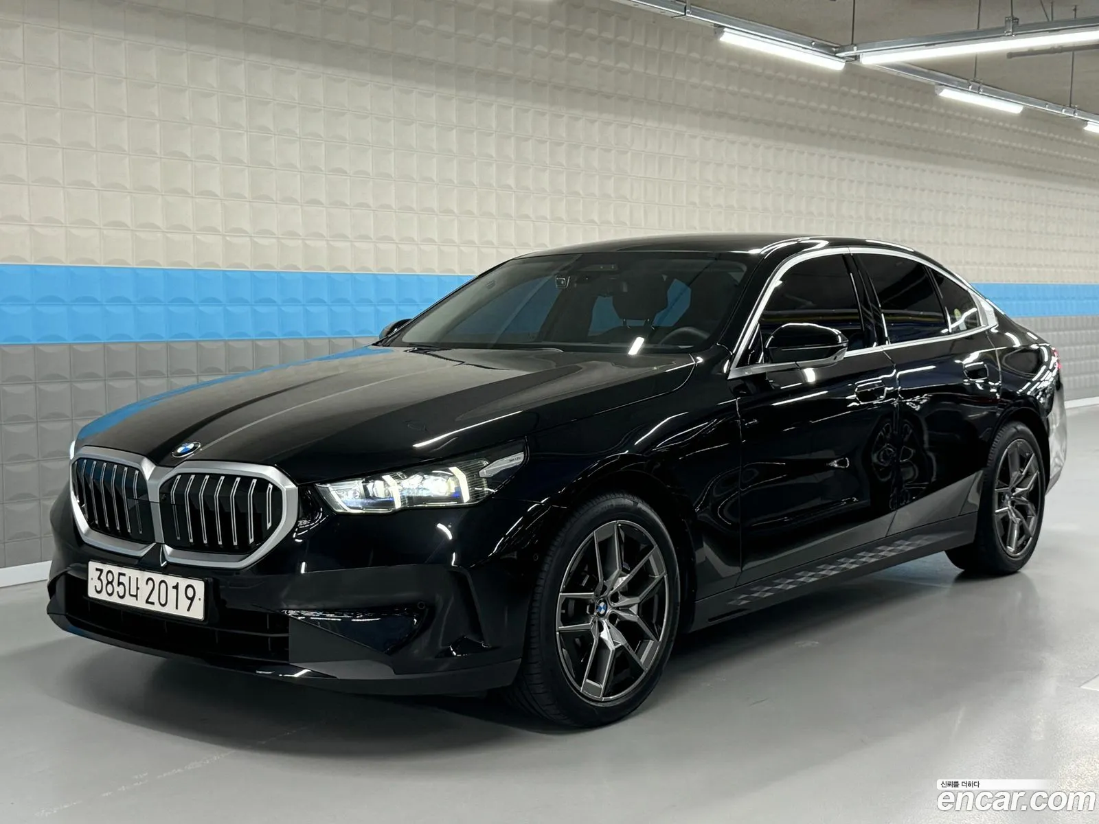 BMW 5 Series G60 523D - фотография 8126607