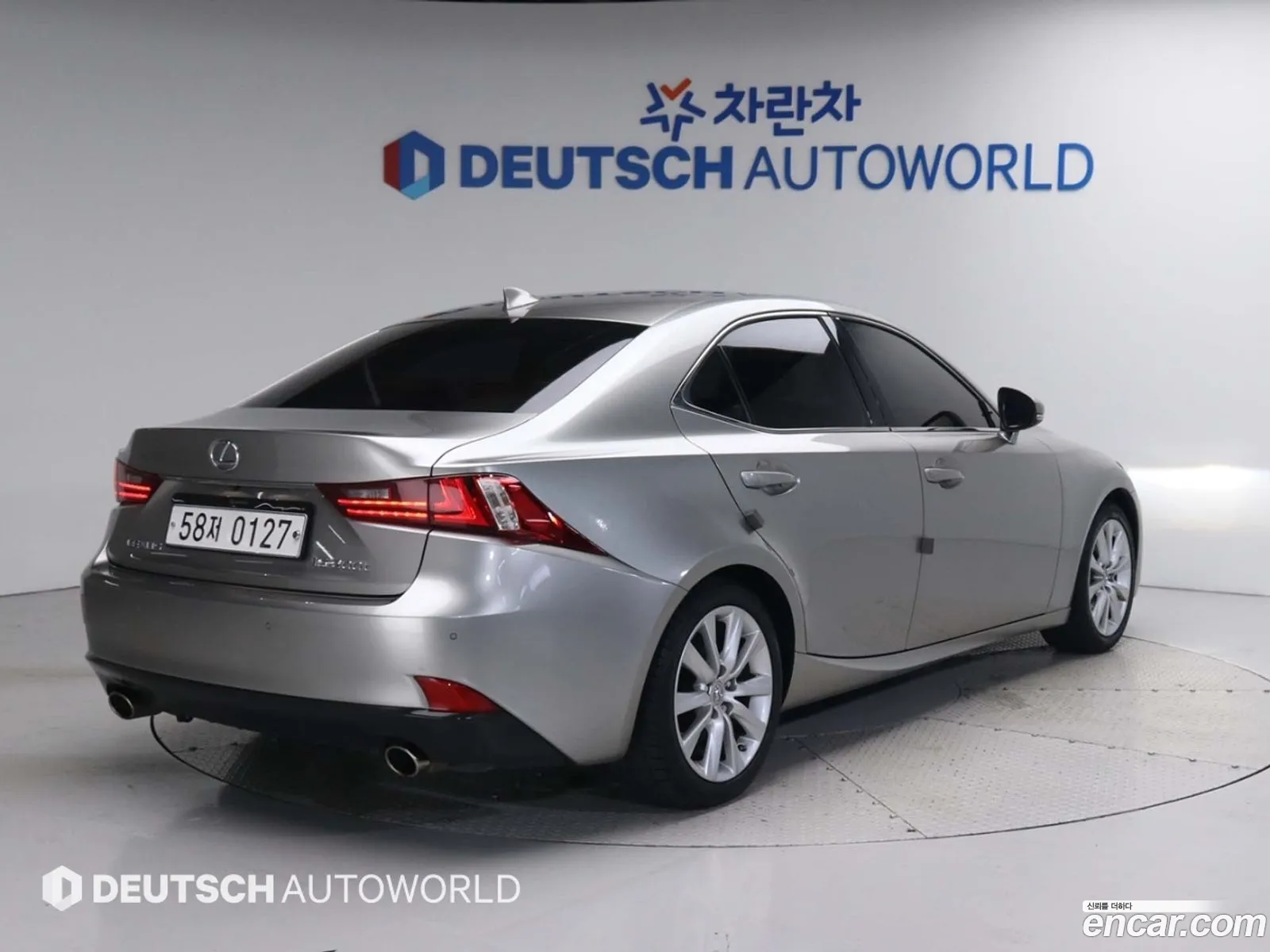 Lexus New Is200T Supreme - фотография 6570285