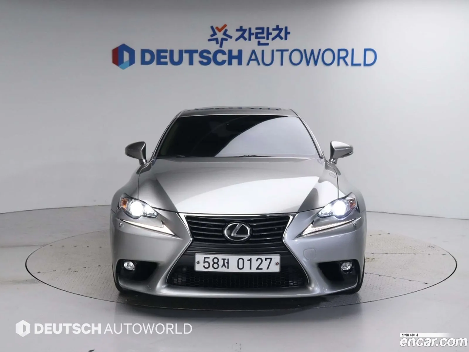 Lexus New Is200T Supreme - фотография 6570286
