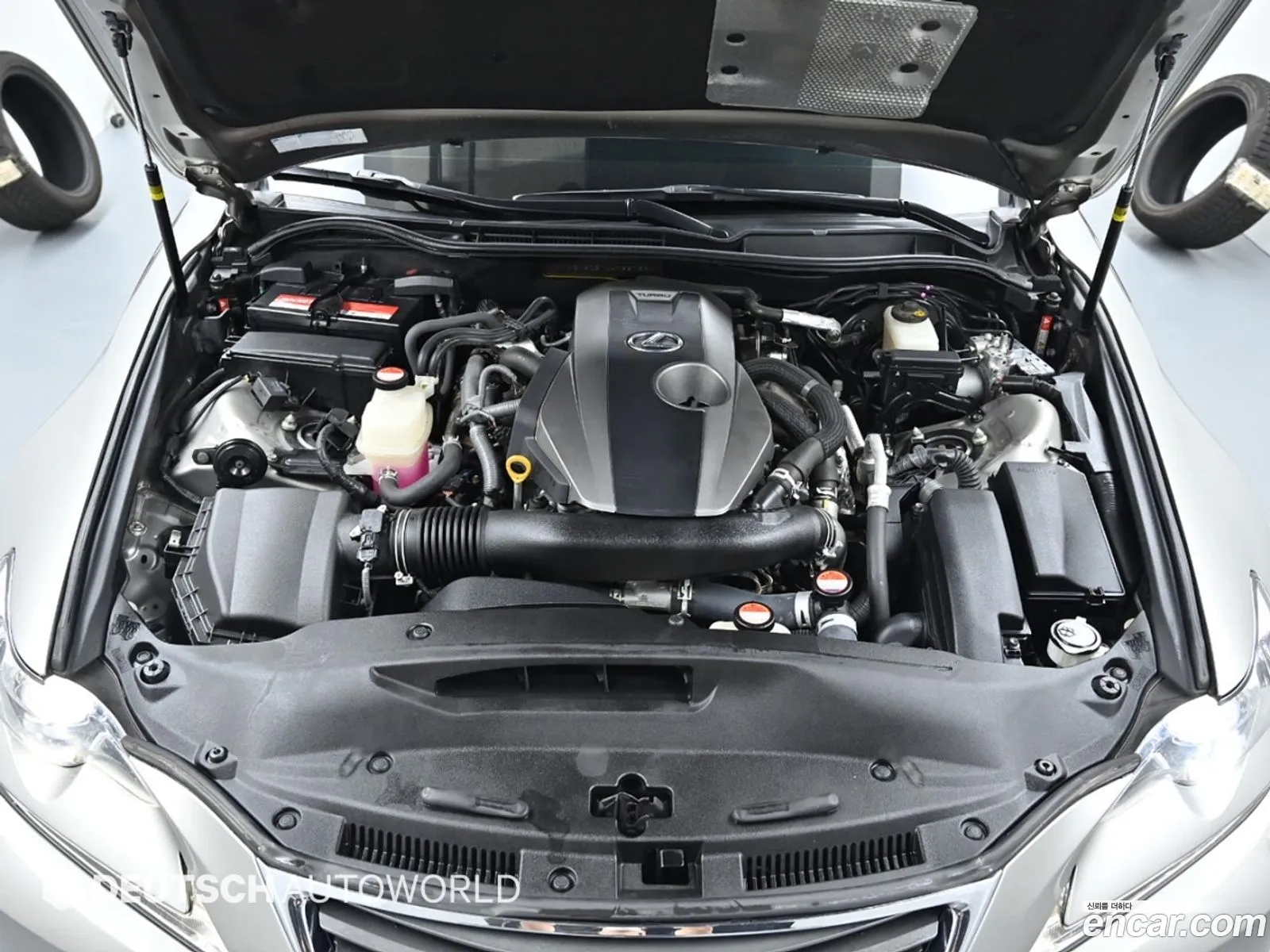 Lexus New Is200T Supreme - фотография 6570289