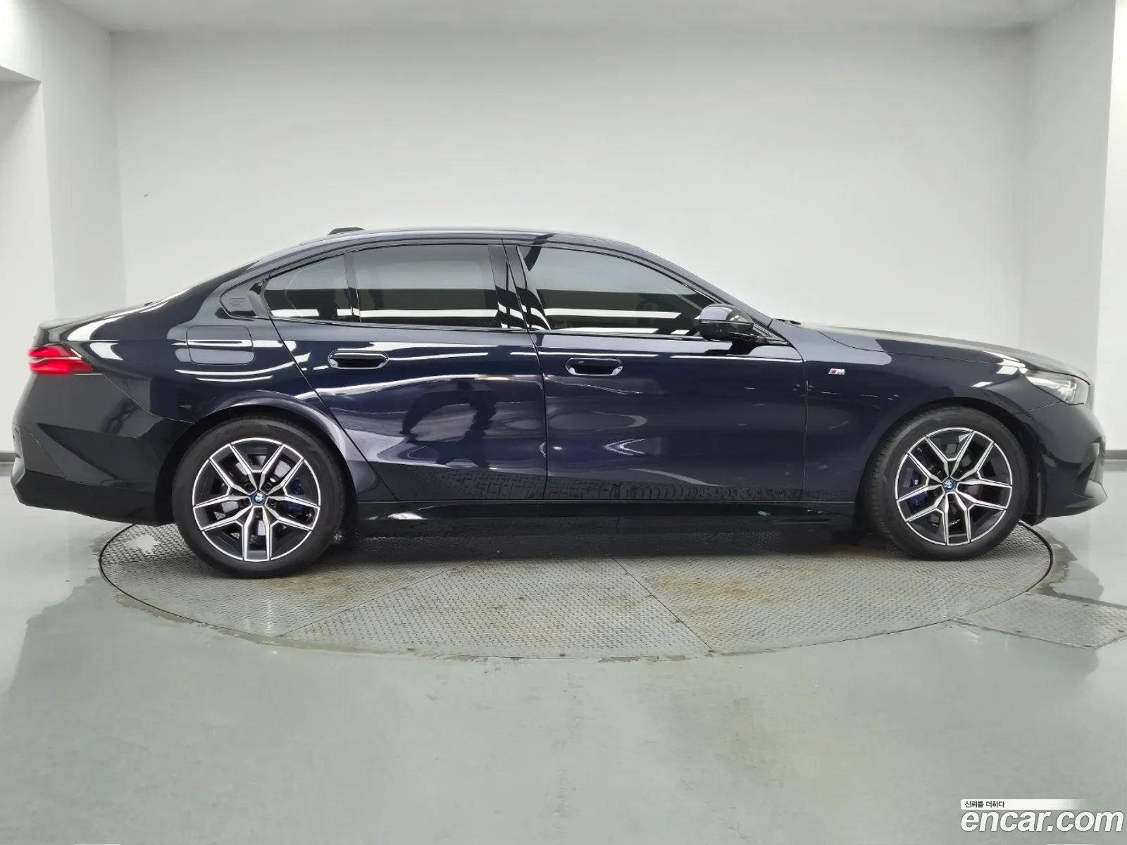 BMW I5 G60 Edrive 40 M Sports - фотография 8126651