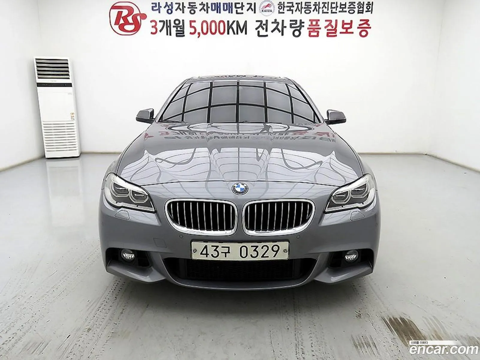 BMW 5 Series F10 520D M Aerodynamics - фотография 8101250