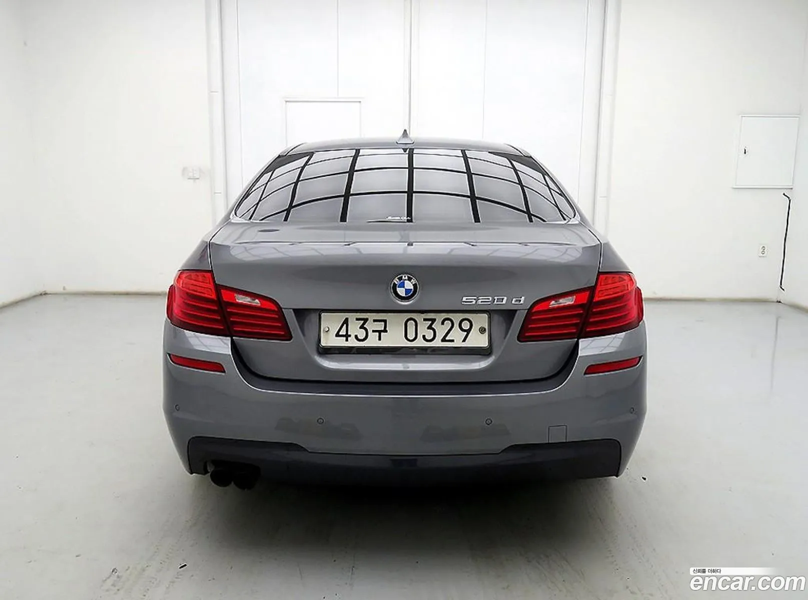 BMW 5 Series F10 520D M Aerodynamics - фотография 8101251