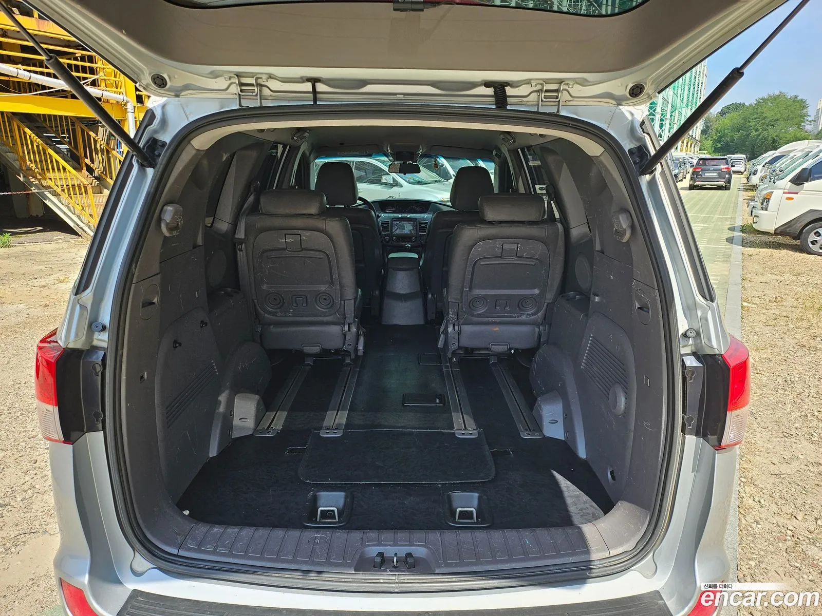 Kg Mobility Ssangyong Korando Turismo 4Wd Extreme 11-Seater - фотография 7201625