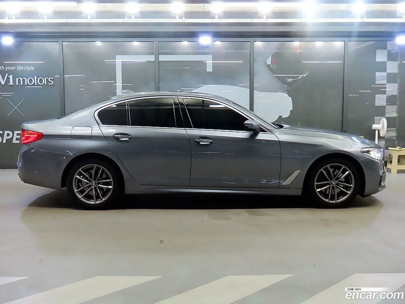 BMW 5 Series G30 520D M Sports - фотография 7837749