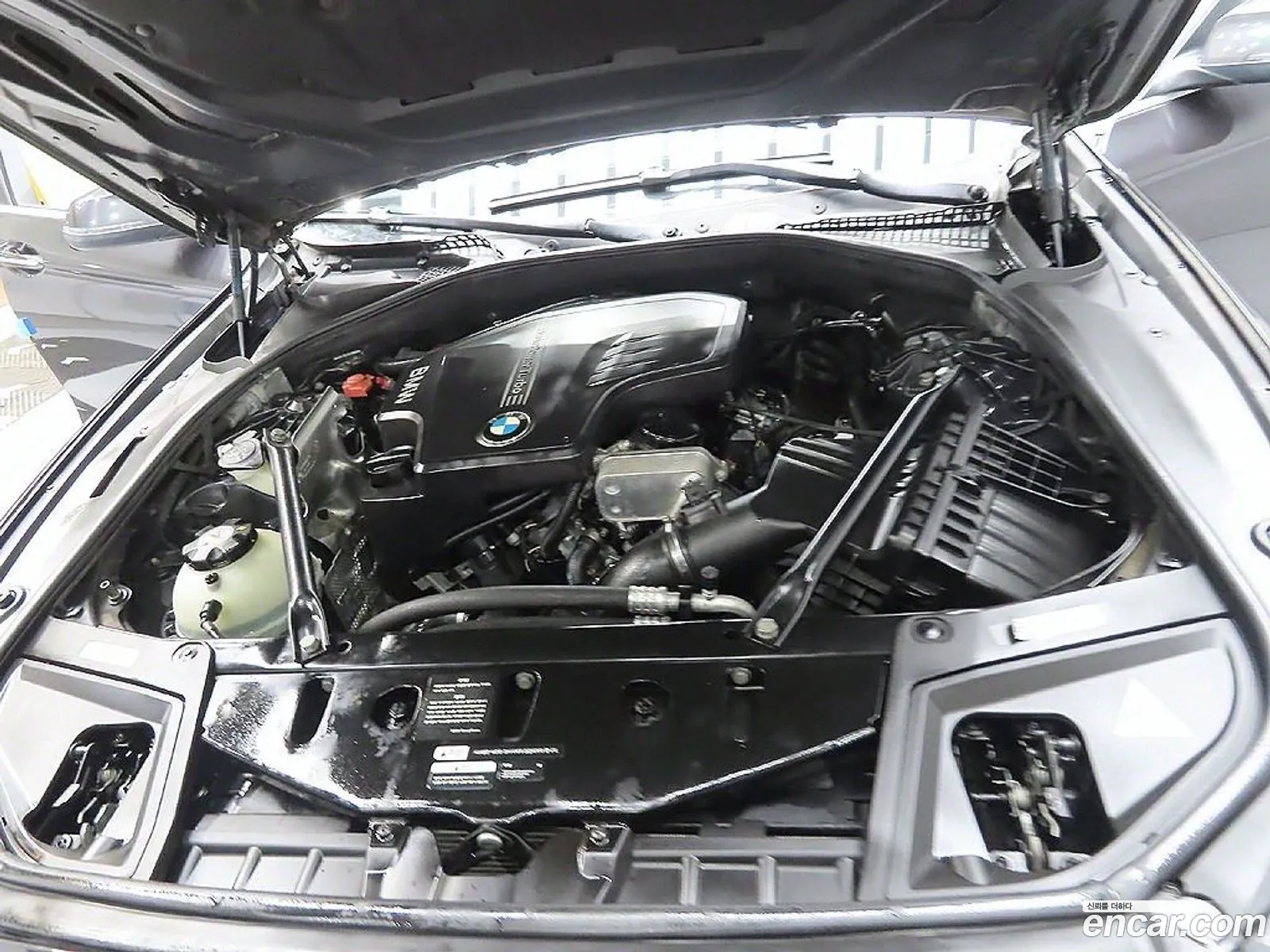 BMW 5 Series F10 528I xDrive - фотография 6656799