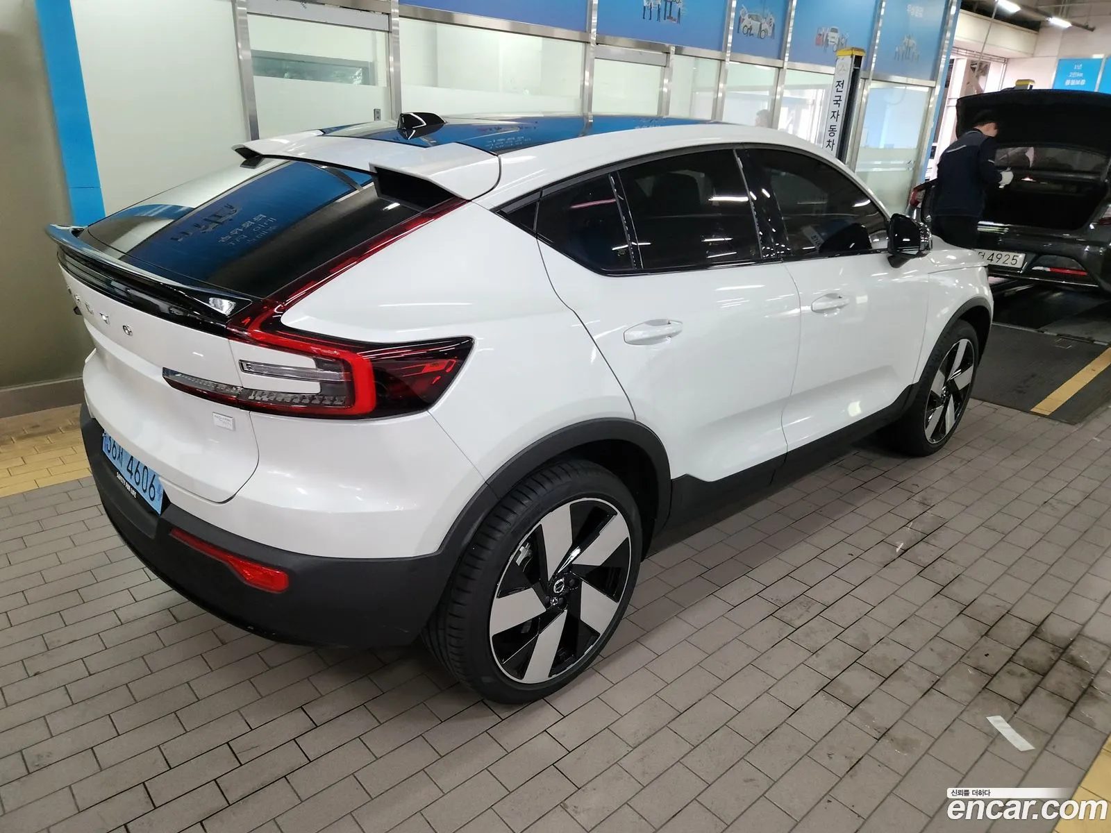 Volvo C40 Recharge Twin Ultimate - фотография 7893419