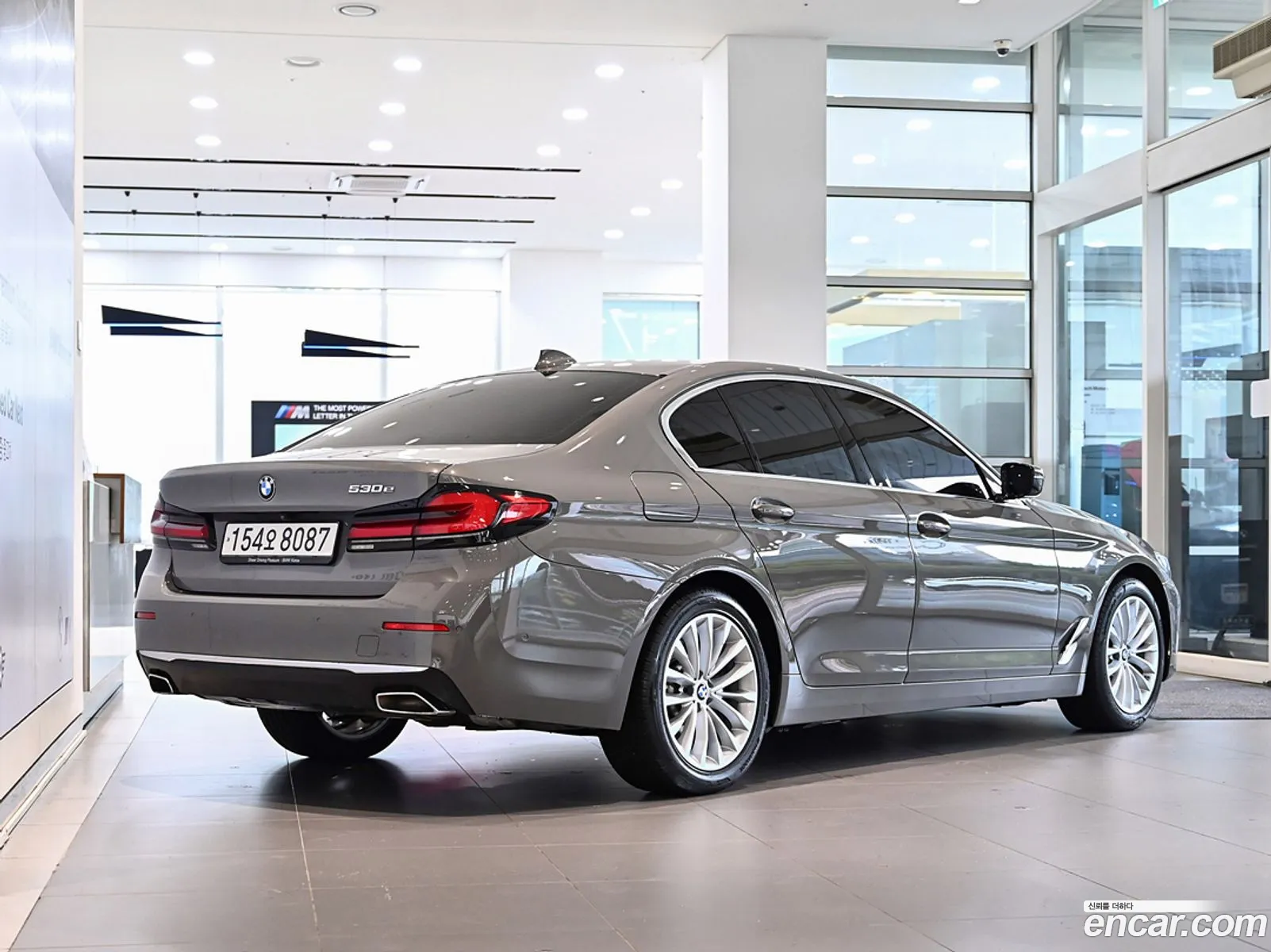 BMW 5 Series G30 530E Luxury - фотография 7837772