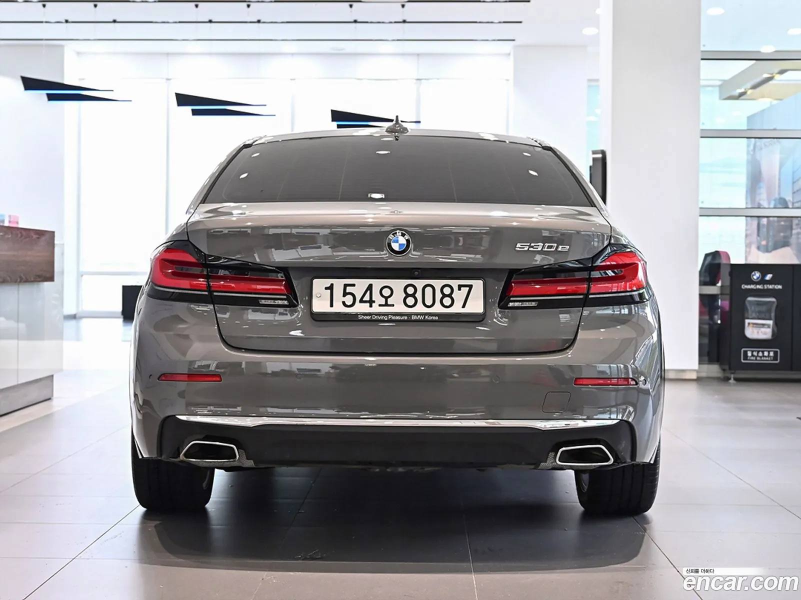 BMW 5 Series G30 530E Luxury - фотография 7837774