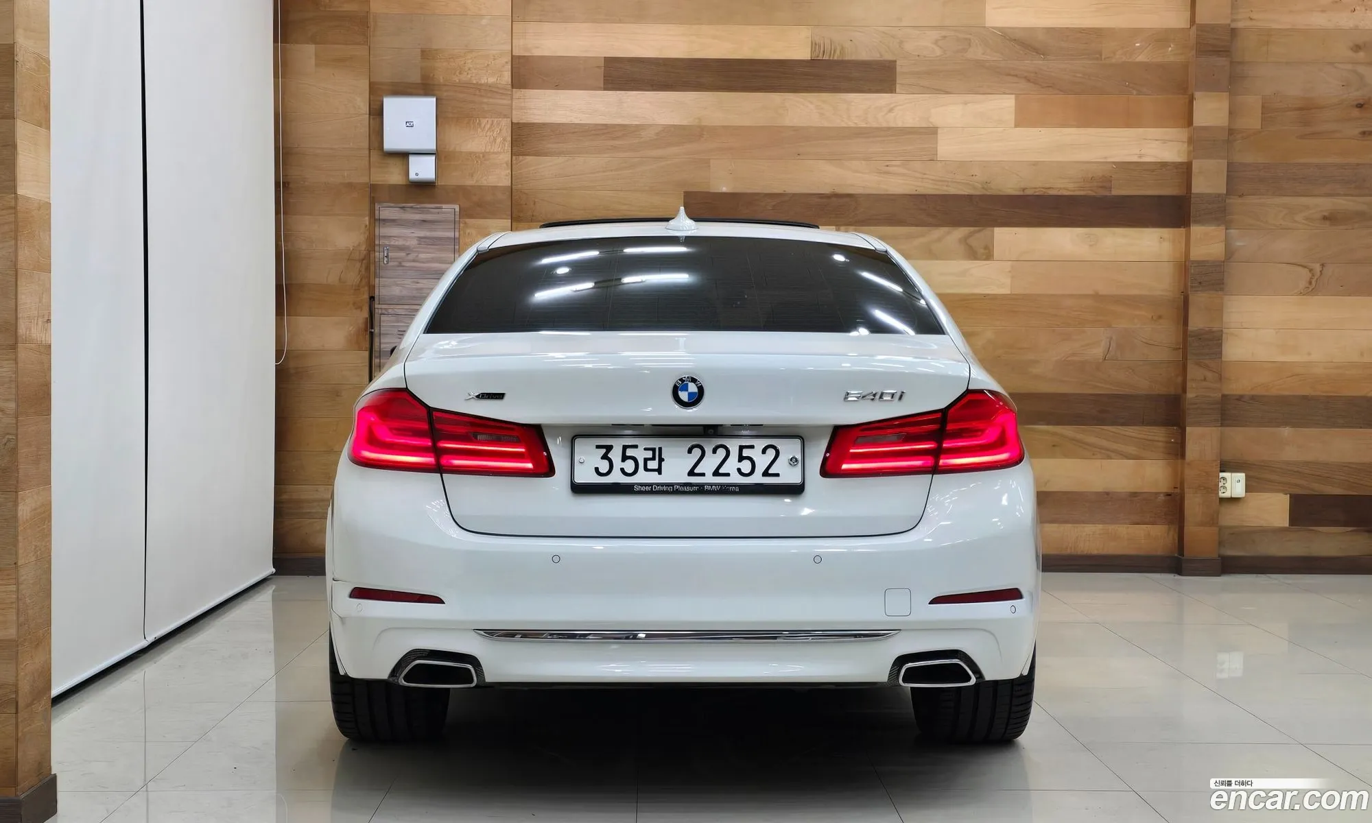 BMW 5 Series G30 540I xDrive Luxury Plus - фотография 2452983