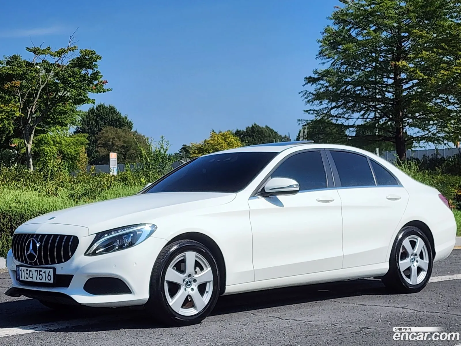 Mercedes C-Class W205 C200 - фотография 19778864