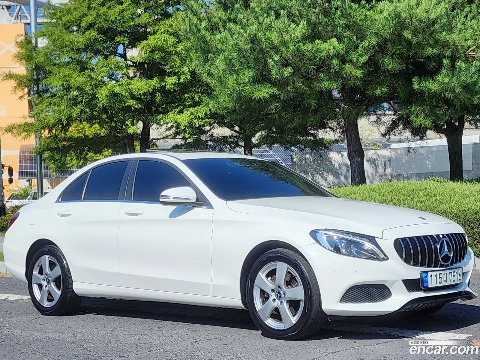 Mercedes C-Class W205 C200 - фотография 19778867