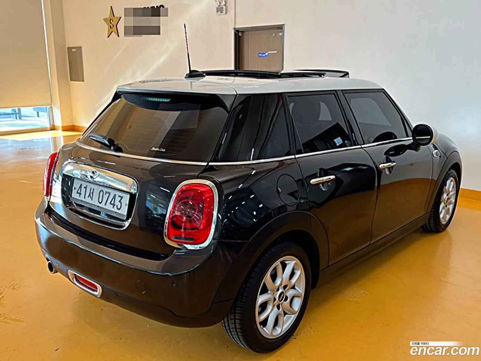 Mini Cooper D 5-Door High 3Rd Generation - фотография 9239285