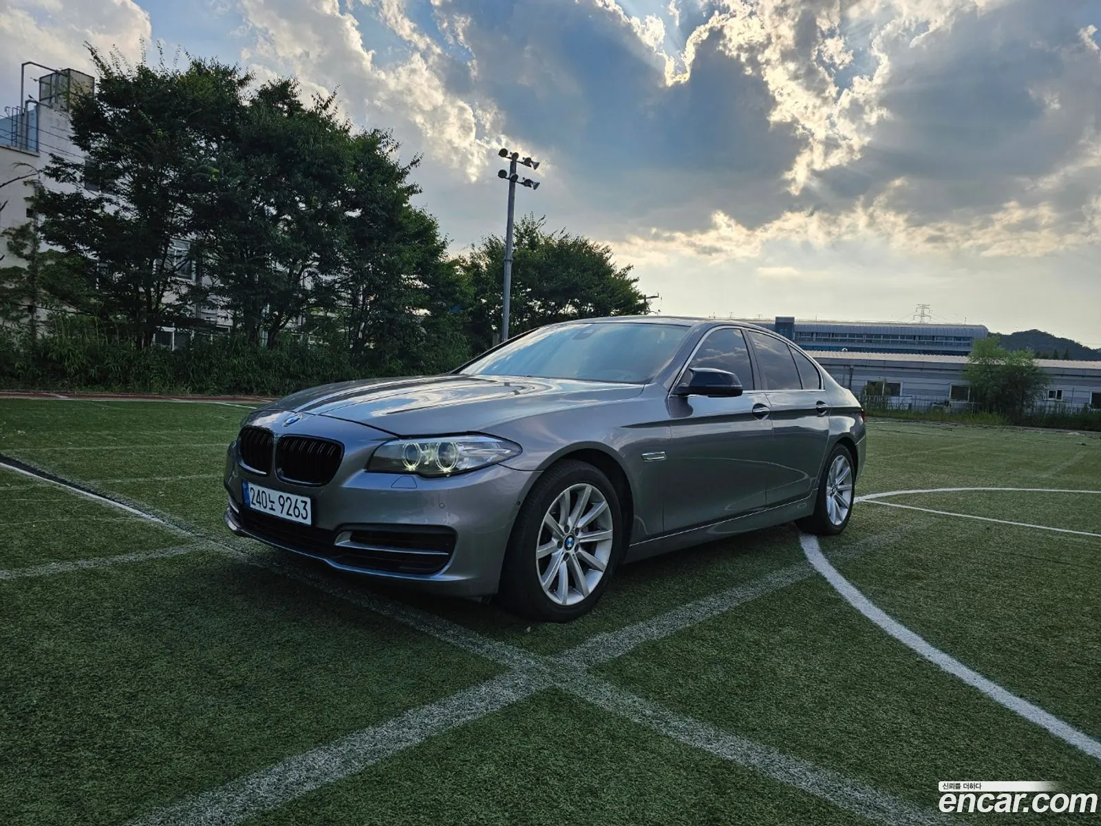 BMW 5 Series F10 528I xDrive - фотография 6741371