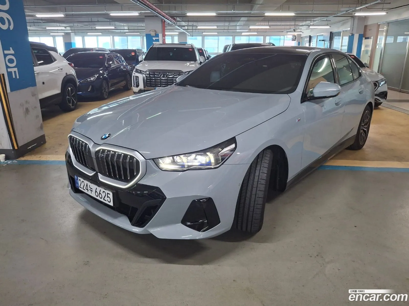 BMW 5 Series G60 523D ​​xDrive M Sports - фотография 6749139
