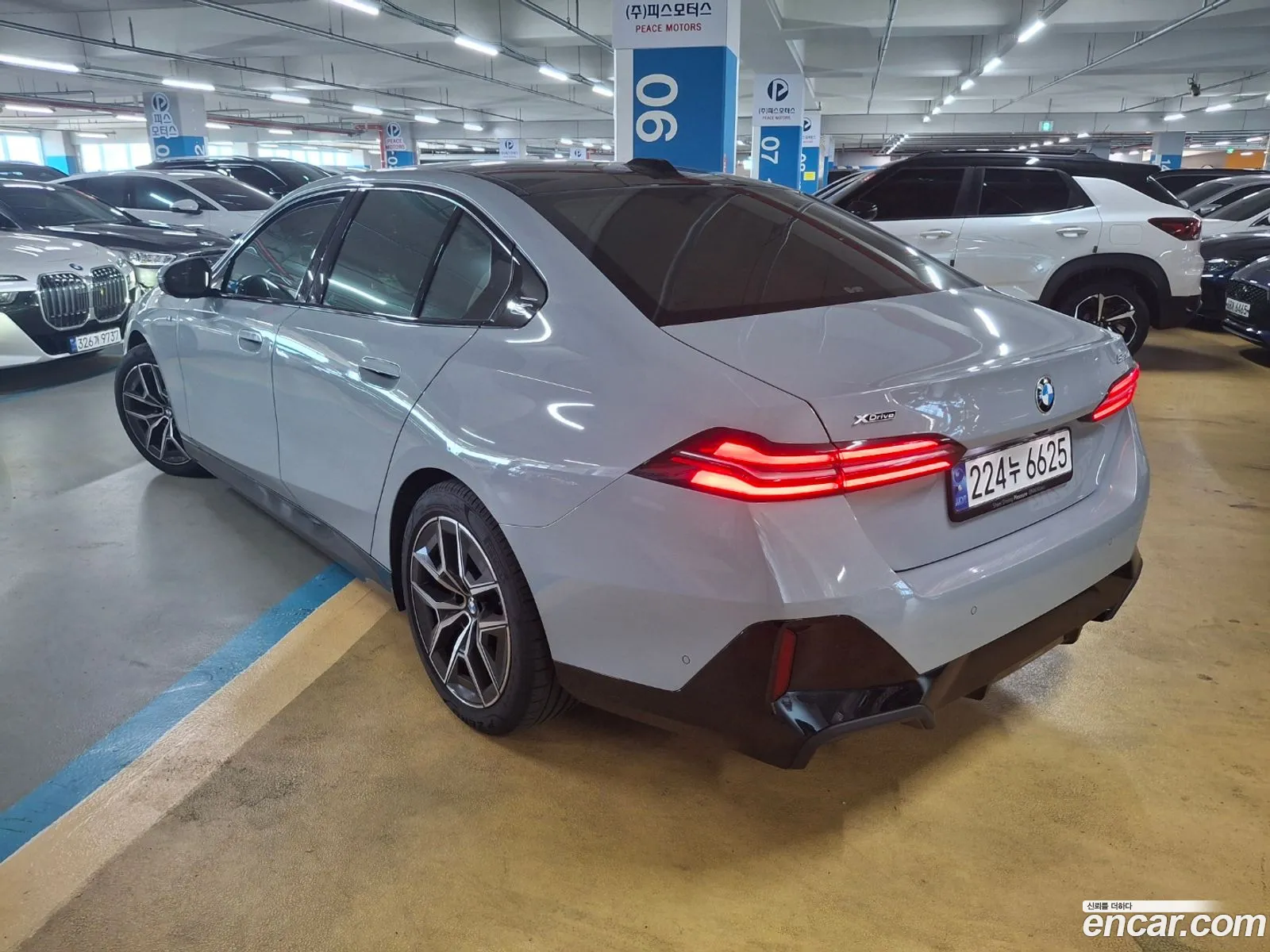 BMW 5 Series G60 523D ​​xDrive M Sports - фотография 6749141