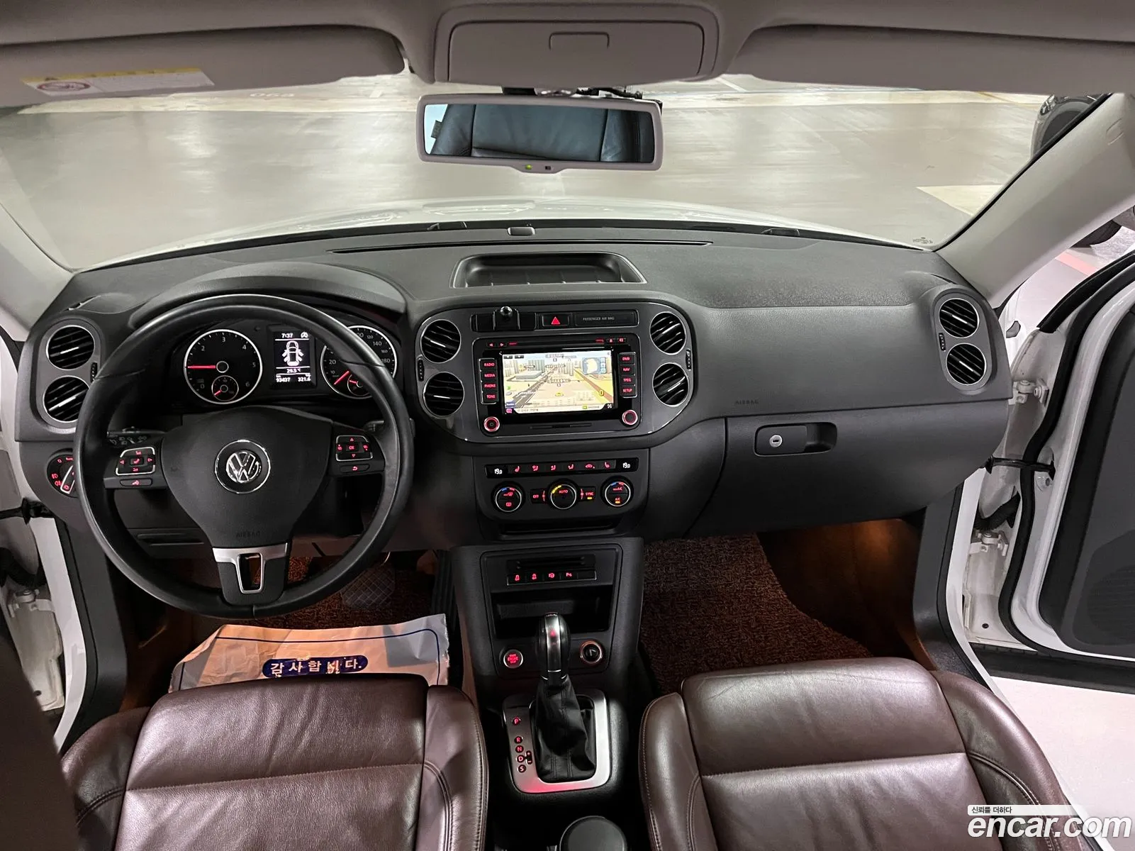 Volkswagen New Tiguan 20 Tdi Premium 5N - фотография 8774852