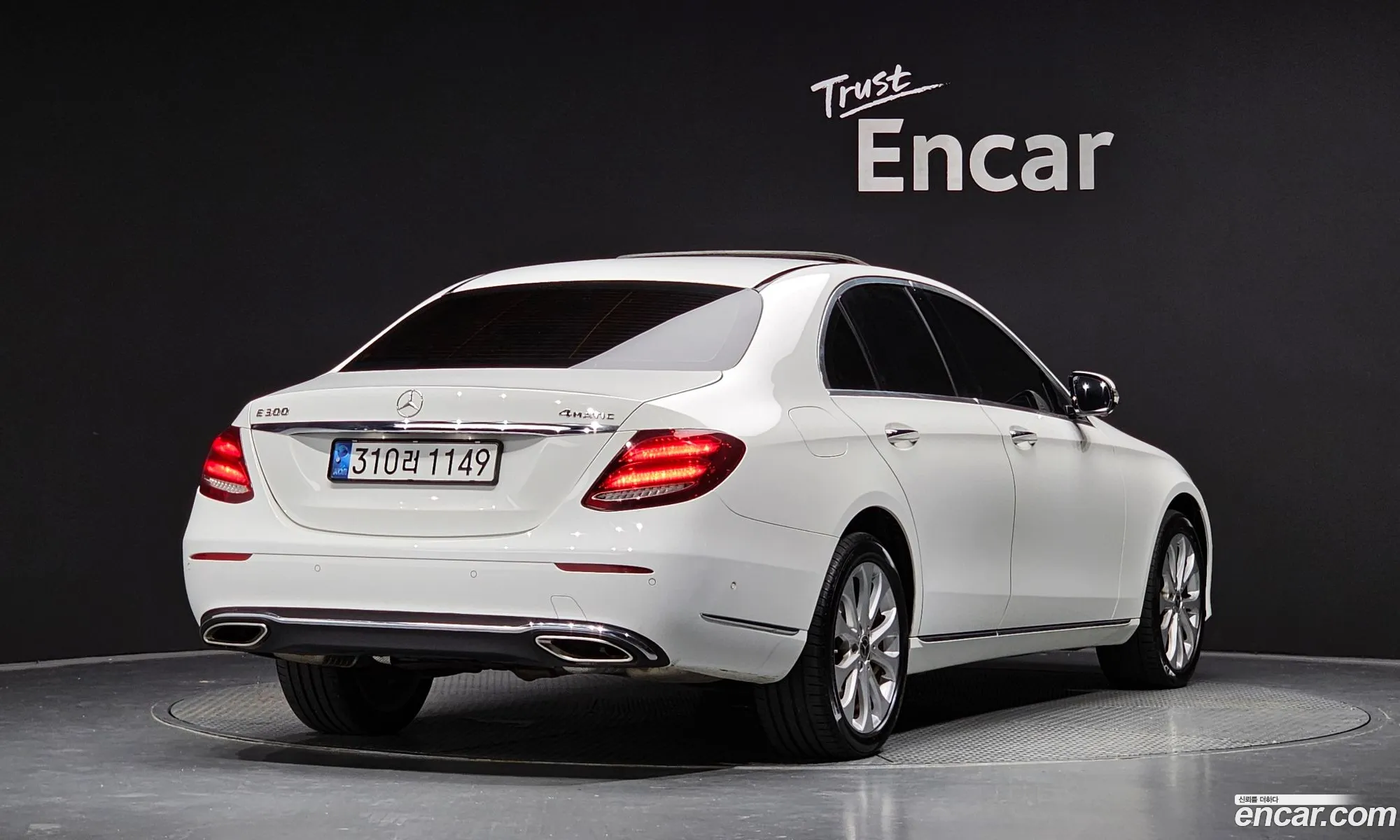 Mercedes E-Class W213 E300 4Matic Exclusive - фотография 12576511