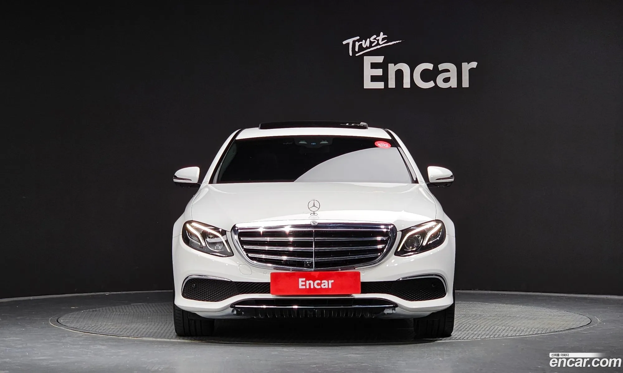 Mercedes E-Class W213 E300 4Matic Exclusive - фотография 12576512