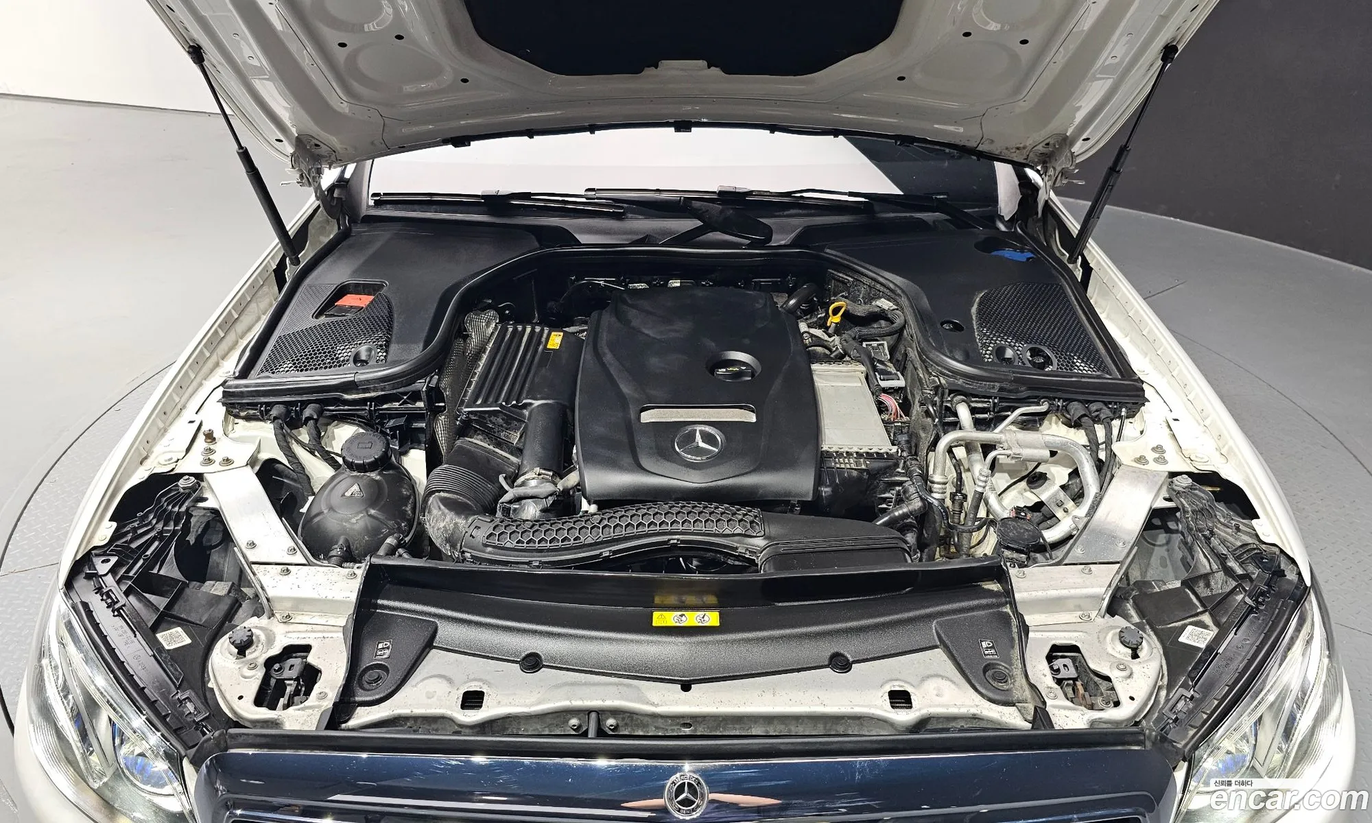 Mercedes E-Class W213 E300 4Matic Exclusive - фотография 12576515