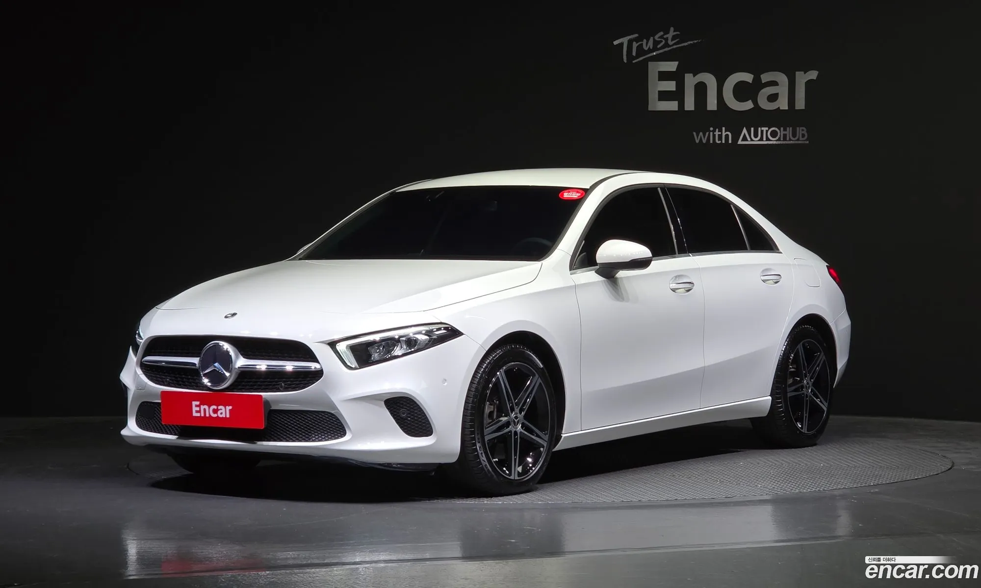 Benz A-Class W177 A250 4Matic Sedan - фотография 12576498