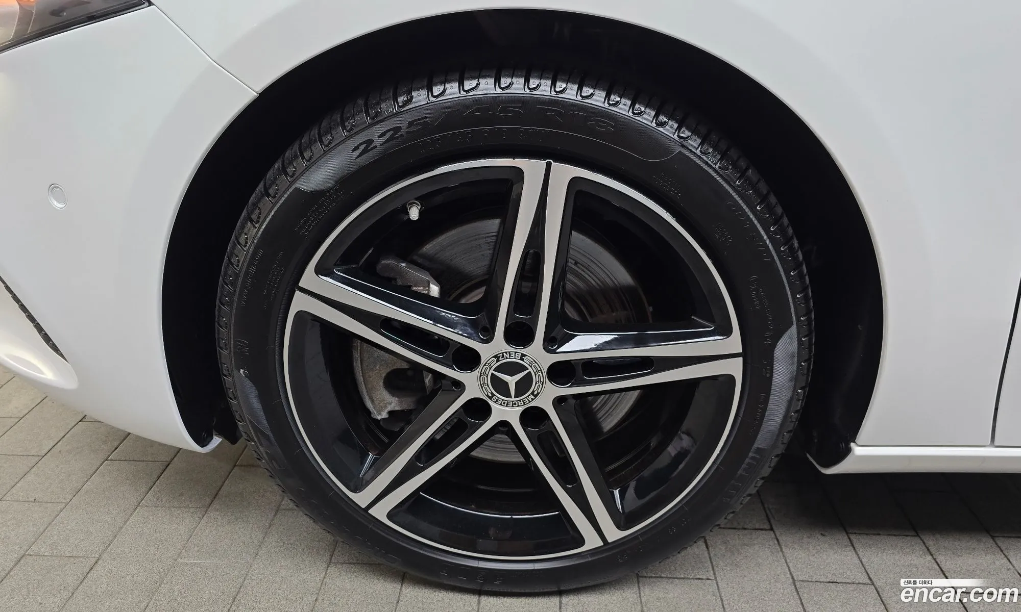 Benz A-Class W177 A250 4Matic Sedan - фотография 12576502