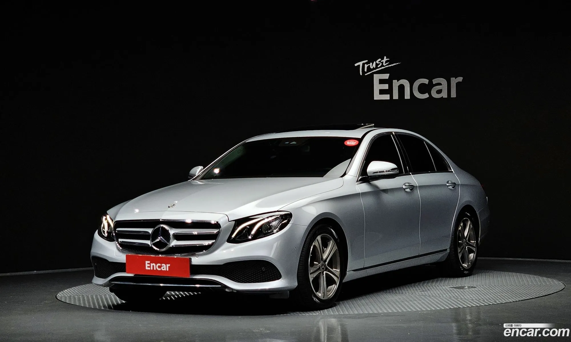 Mercedes E-Class W213 E300 Avantgarde - фотография 12576522