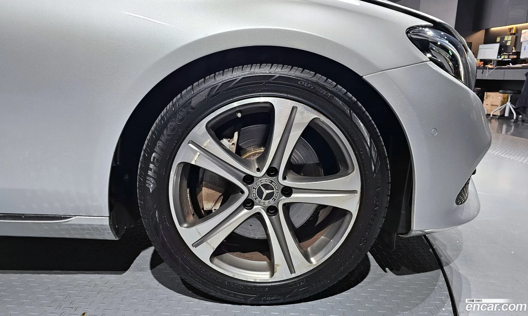 Mercedes E-Class W213 E300 Avantgarde - фотография 12576526