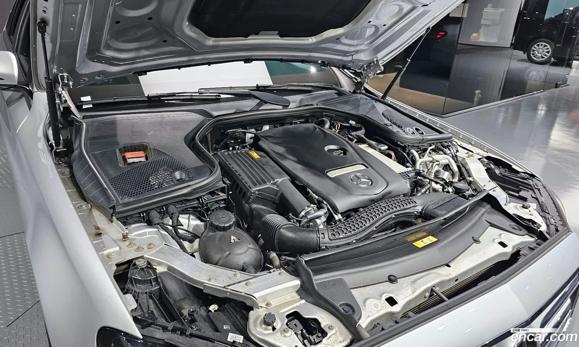 Mercedes E-Class W213 E300 Avantgarde - фотография 12576527