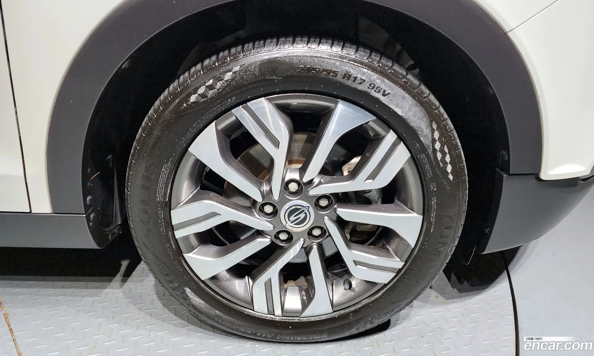 Kg Mobility Ssangyong Tivoli Air Diesel Ix 2Wd - фотография 7350183
