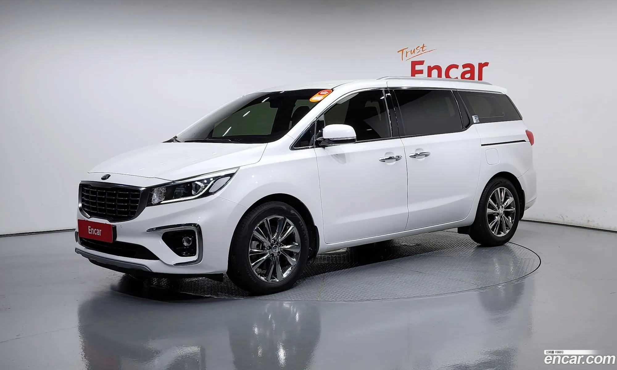 Kia The New Carnival 9-Seater Prestige - фотография 15779955