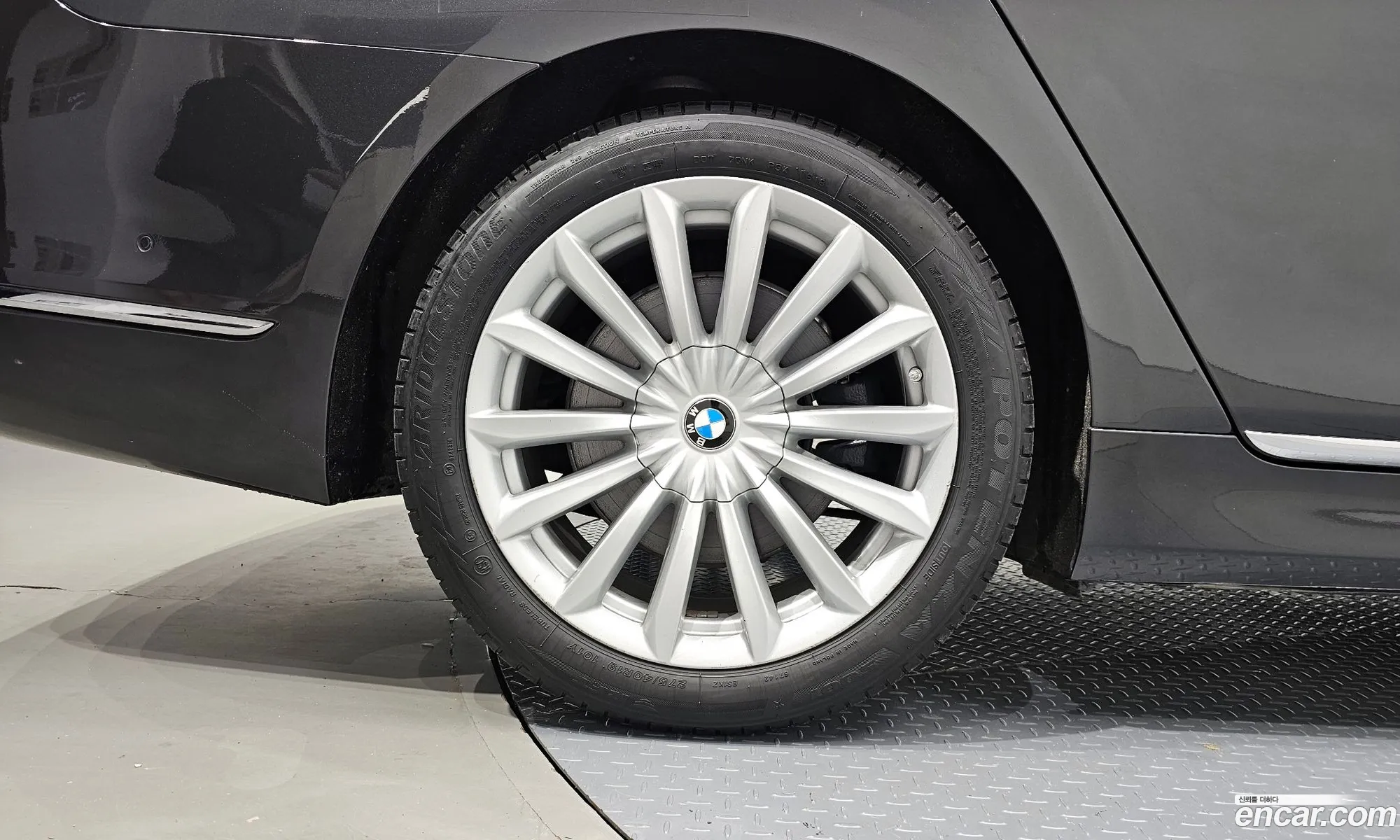 BMW 7 Series G11 740Li xDrive - фотография 6340274
