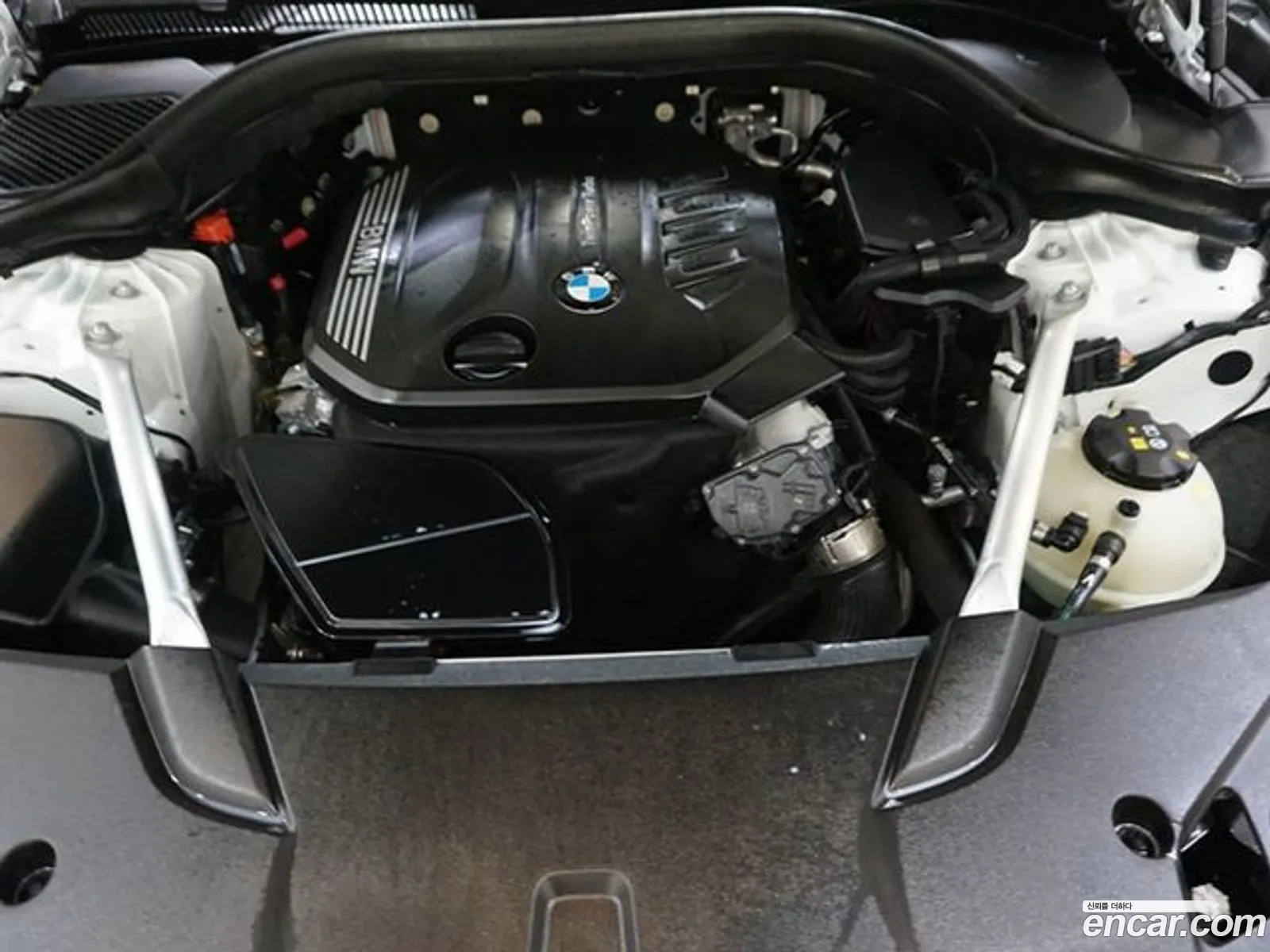 BMW 6 Series Gt G32 620D xDrive M Sports - фотография 4596618